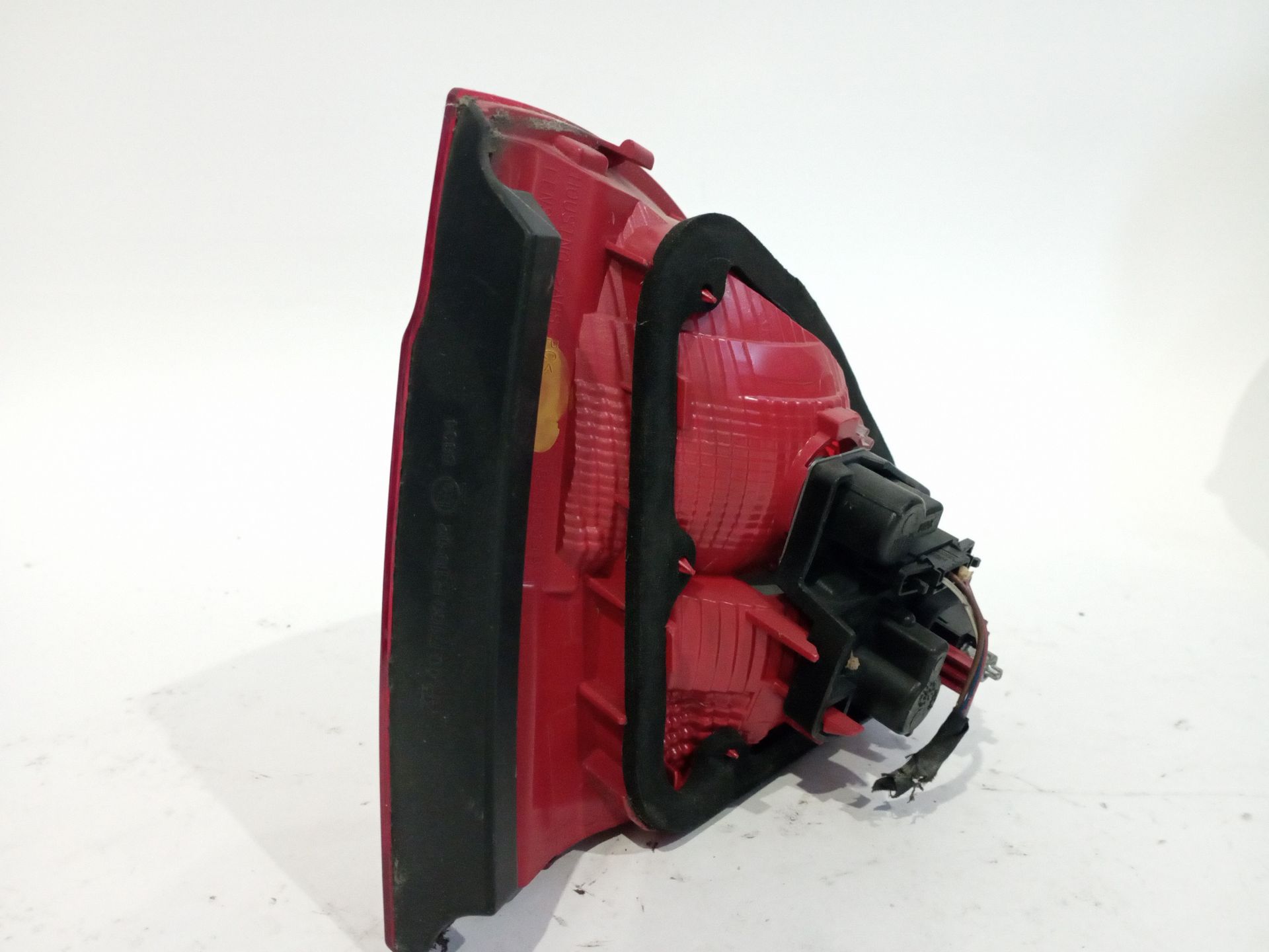 piloto_trasero_izquierdo_interior_3r5945093b_89320231_3r5_945_093_b_seat_exeo_3r2_2_0_tdi