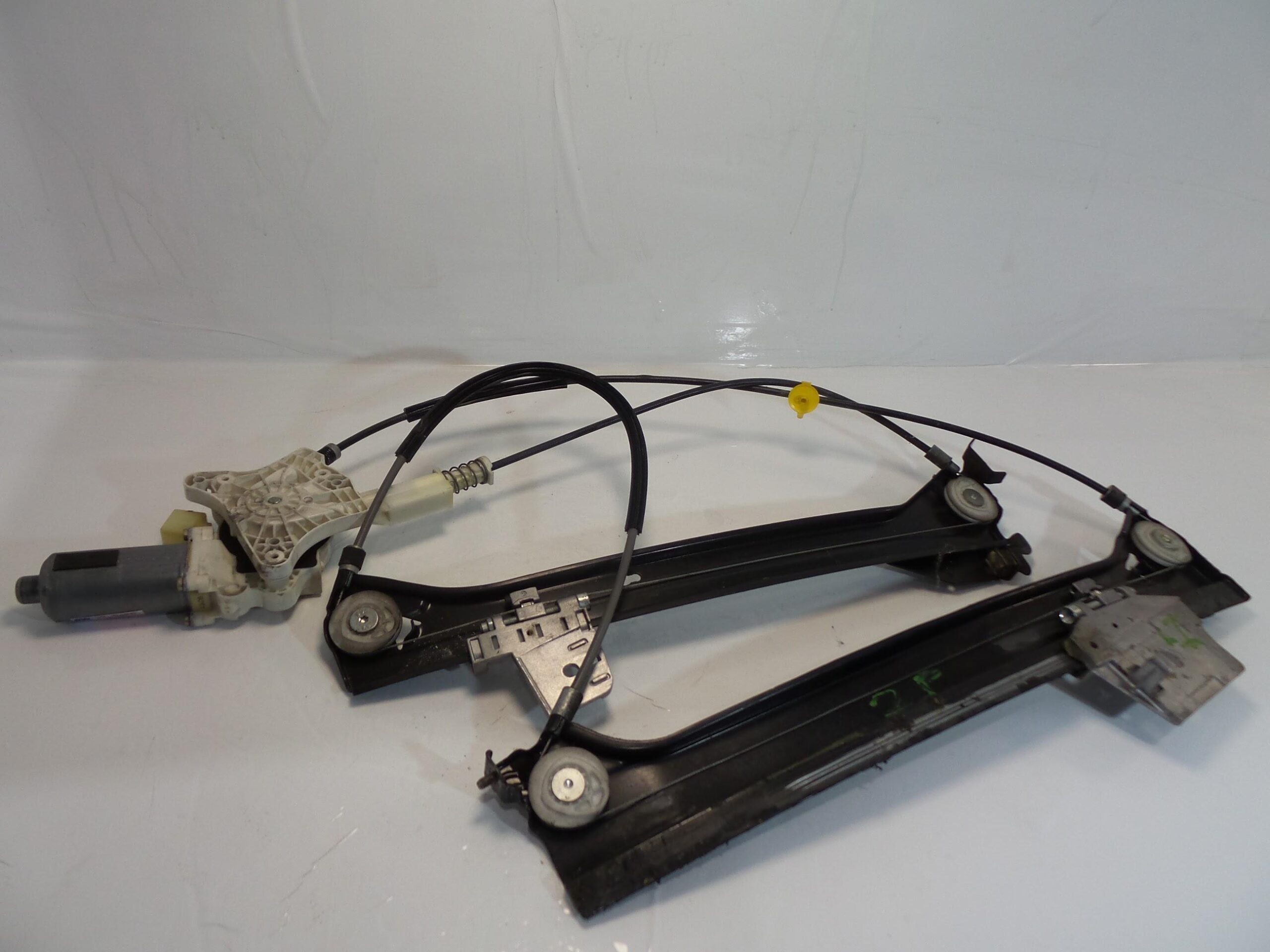 elevalunas_delantero_izquierdo_electrico_a2308201042_mercedes_benz_clk_c209_clk_270_cdi_209_316