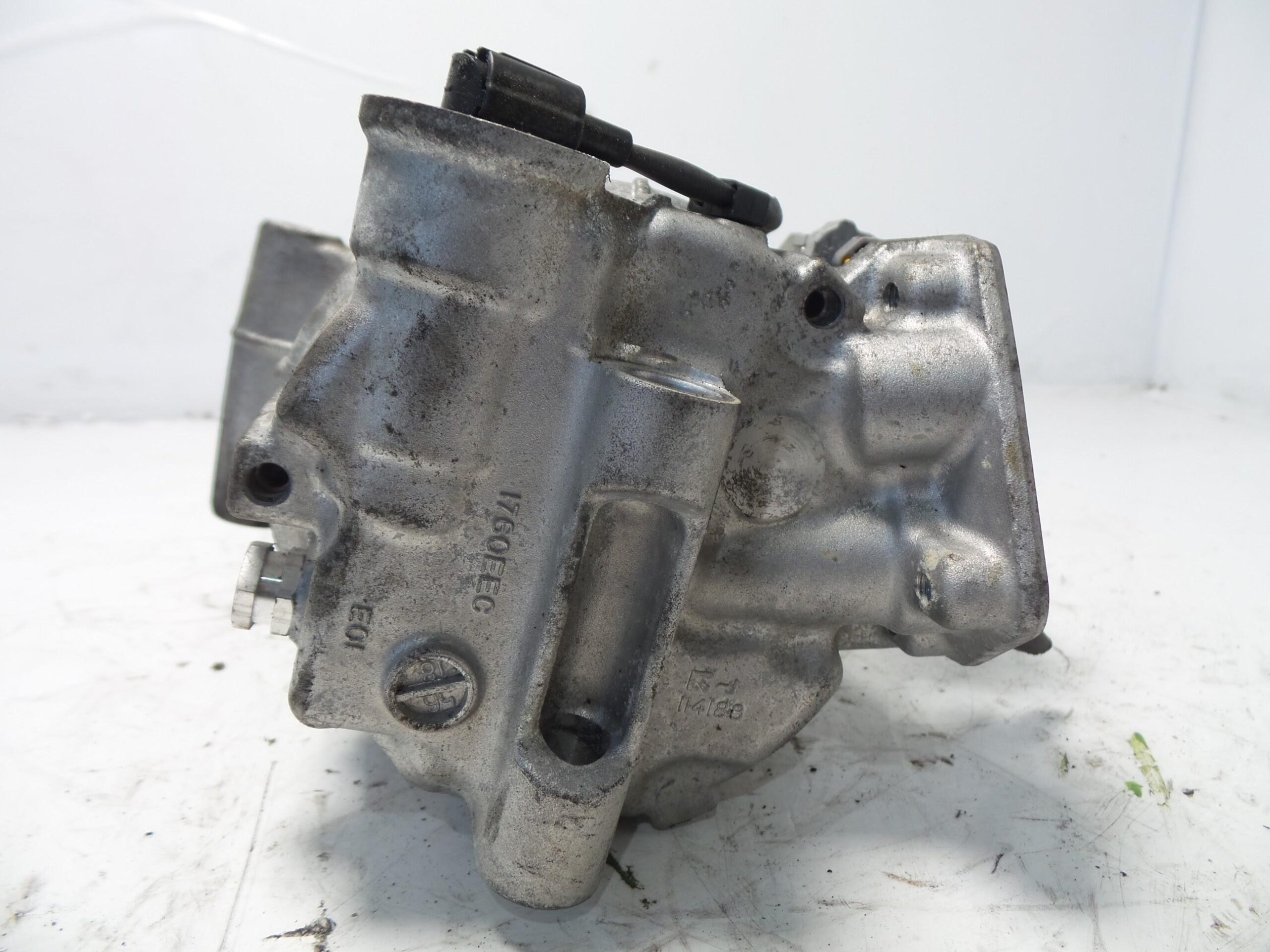 compresor_aire_suspension_926001268r_1604110504_renault_megane_iv_fastback