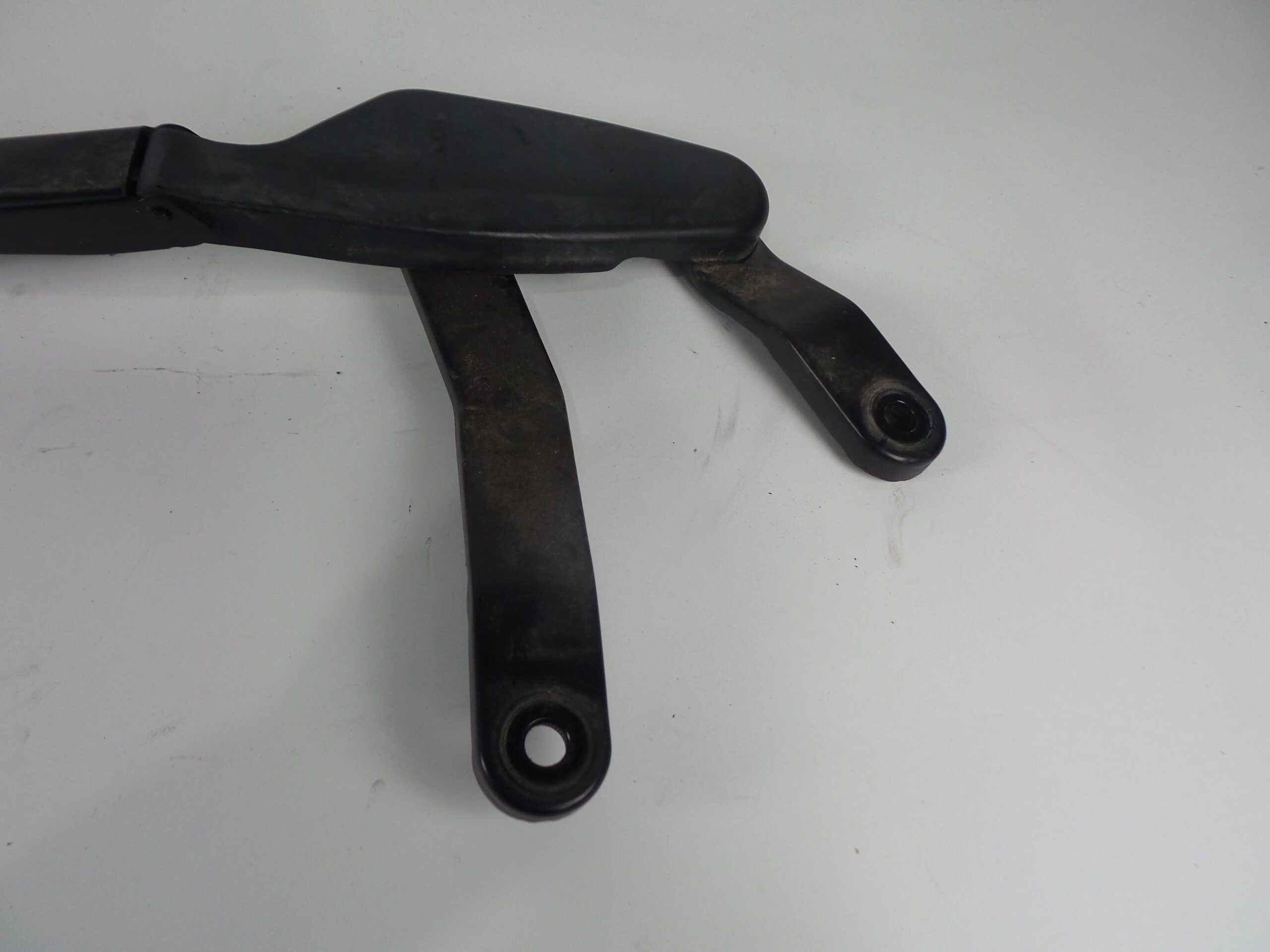 brazo_limpia_delantero_derecho_a2078200944_mercedes_benz_clase_e_c207