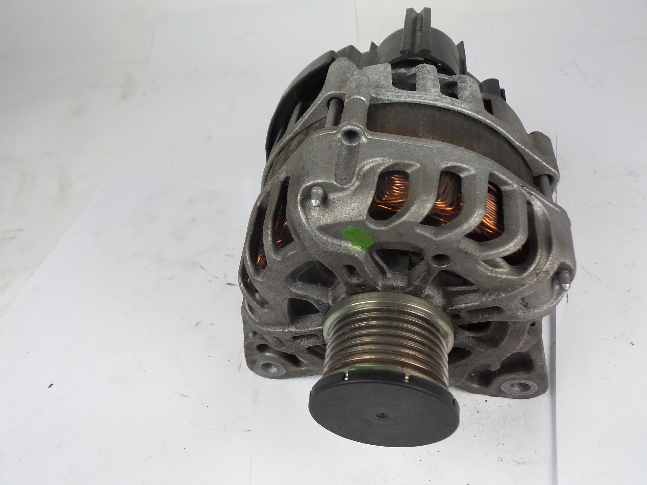 alternador_231005300r_dacia_sandero_ii_tce_90_b8m1_b8ma