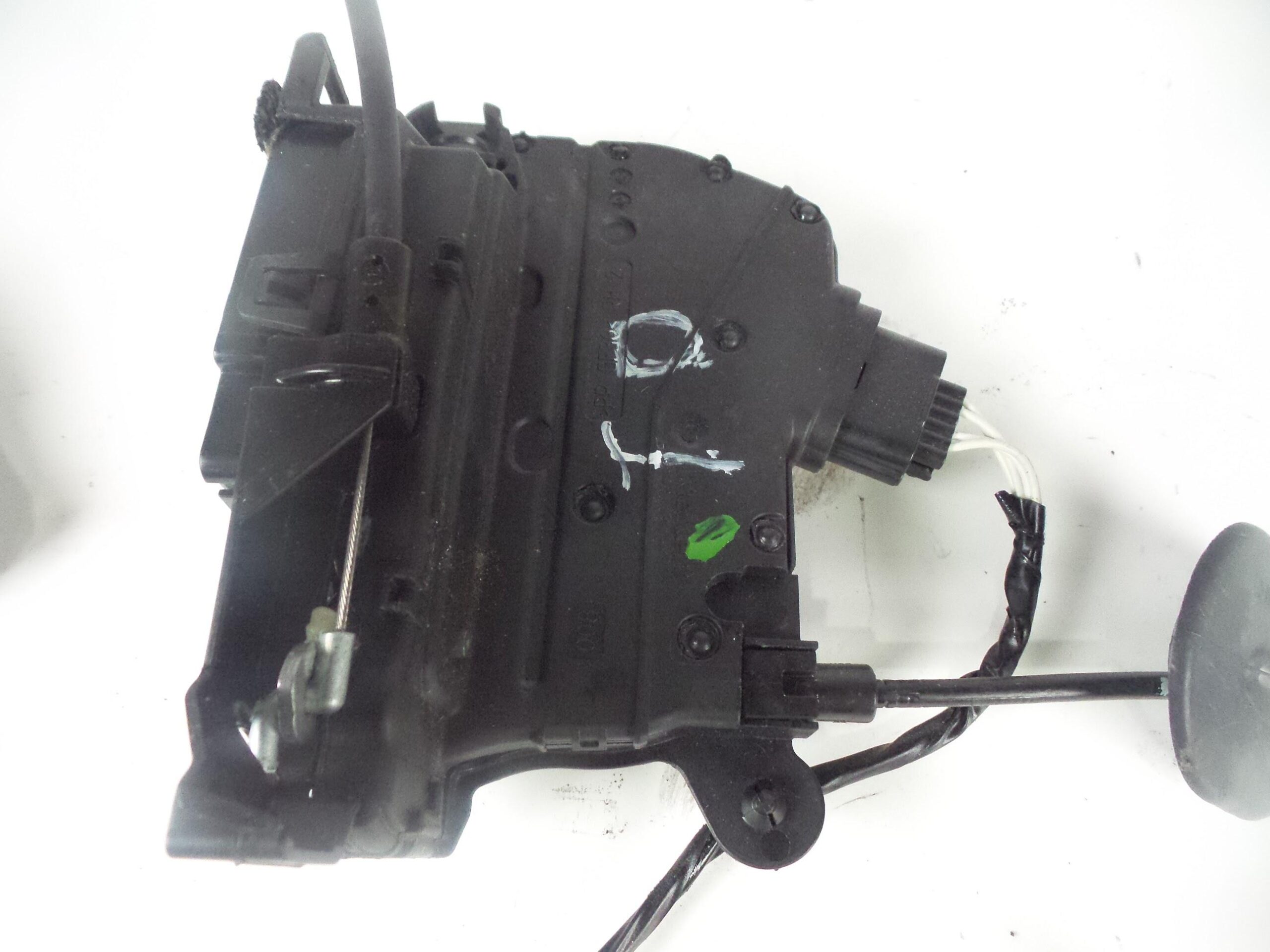 cerradura_puerta_trasera_derecha_805027072r_renault_megane_iv_hatchback_b9a_m_n_1_3_tce_140_b9nb