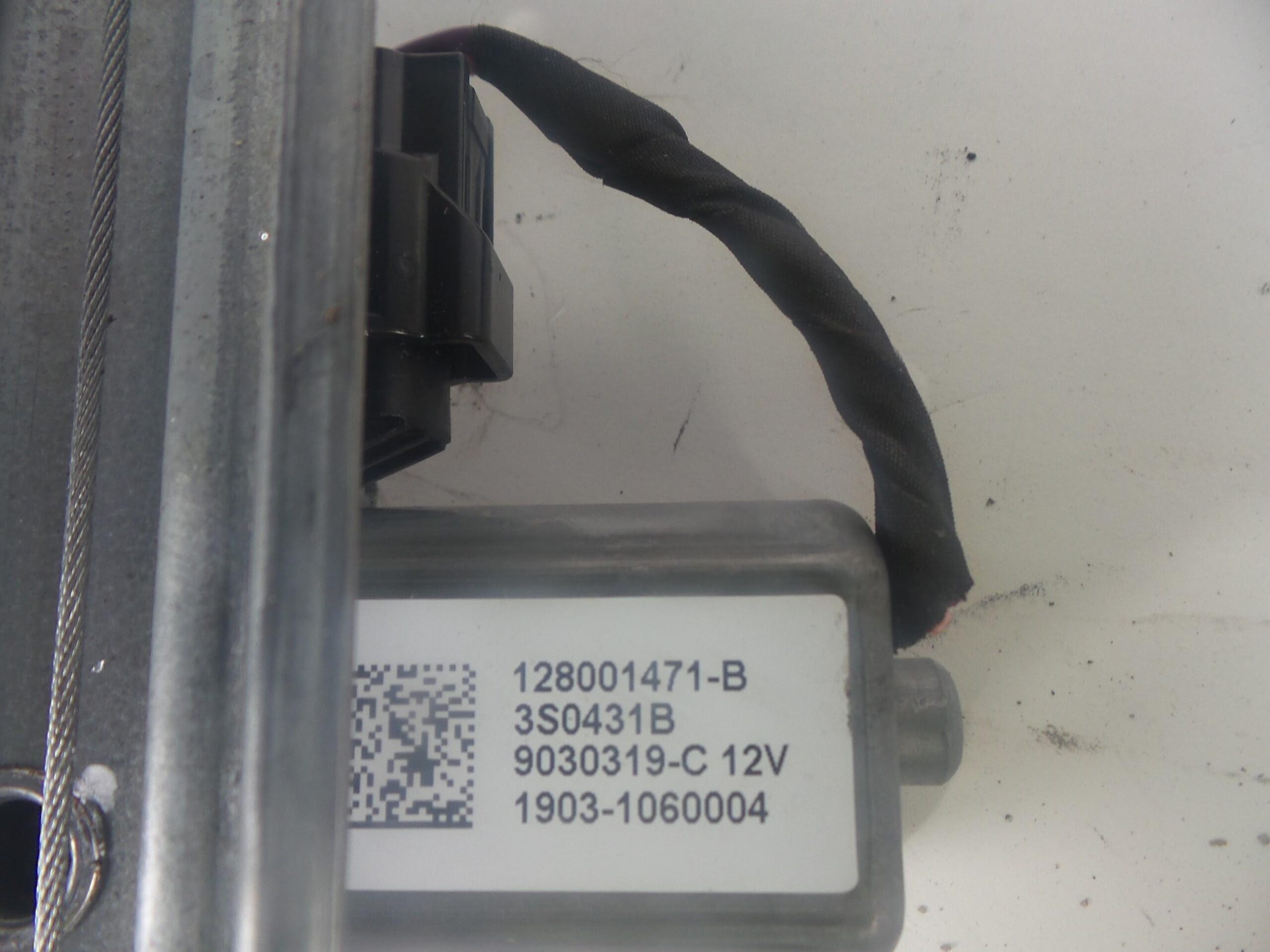 maneta_elevalunas_delantero_derecho_128001471b_renault_megane_iv_hatchback_b9a_m_n_1_3_tce_140_b9nb