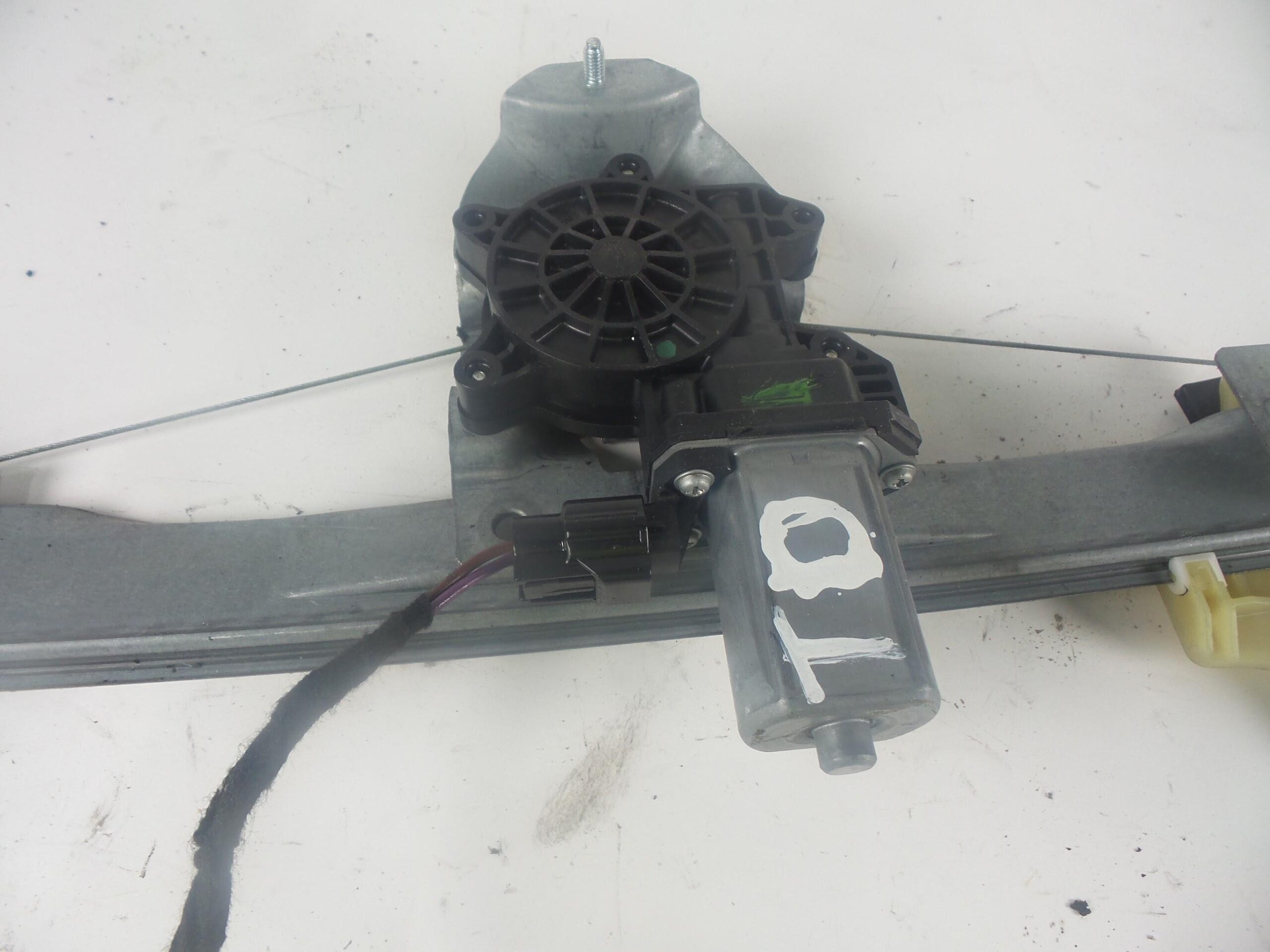 maneta_elevalunas_trasero_derecho_128001471b_renault_megane_iv_hatchback_b9a_m_n_1_3_tce_140_b9nb