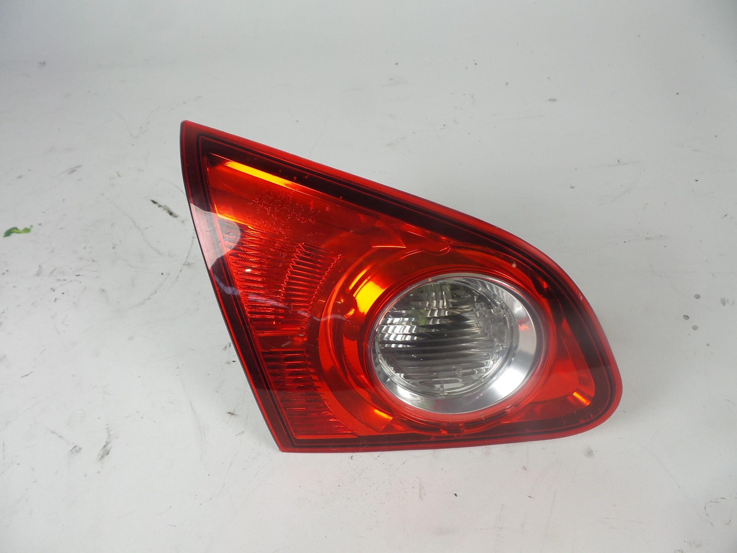 piloto_trasero_izquierdo_interior_26555jd800_nissan_qashqai_i_j10_nj10_2_0_dci_a_las_4_ruedas