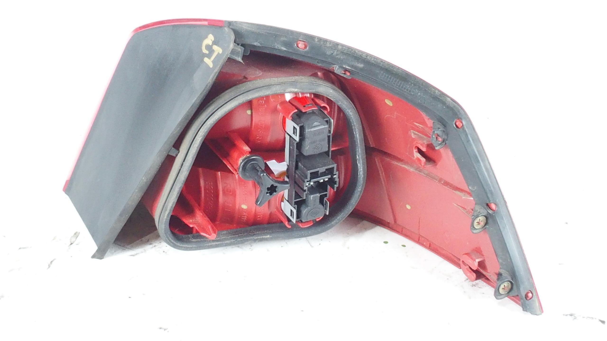 piloto_trasero_izquierdo_exterior_8200014359_renault_vel_satis_bj0_2_0_16v_turbo_bj0k