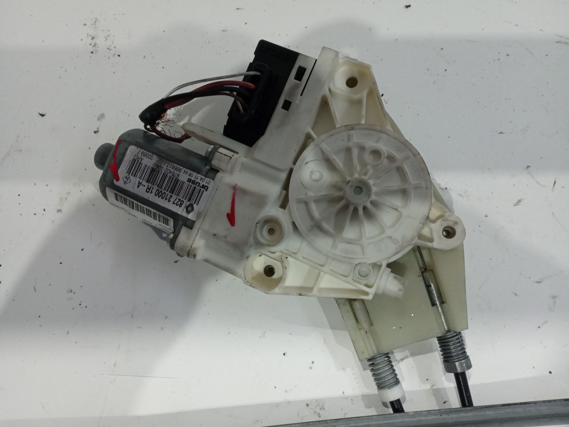 elevalunas_trasero_izquierdo_827010001r_renault_laguna_iii