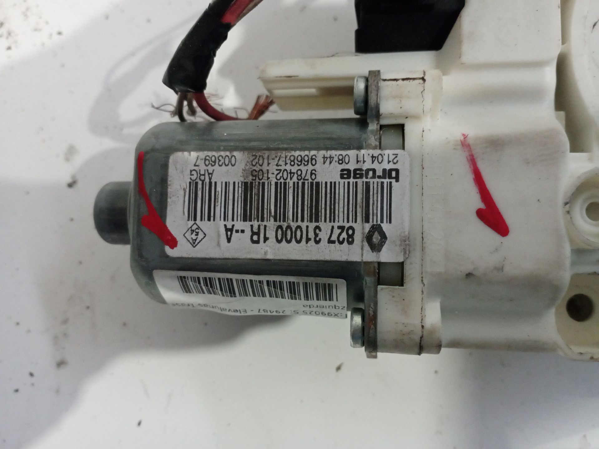 elevalunas_trasero_izquierdo_827010001r_renault_laguna_iii