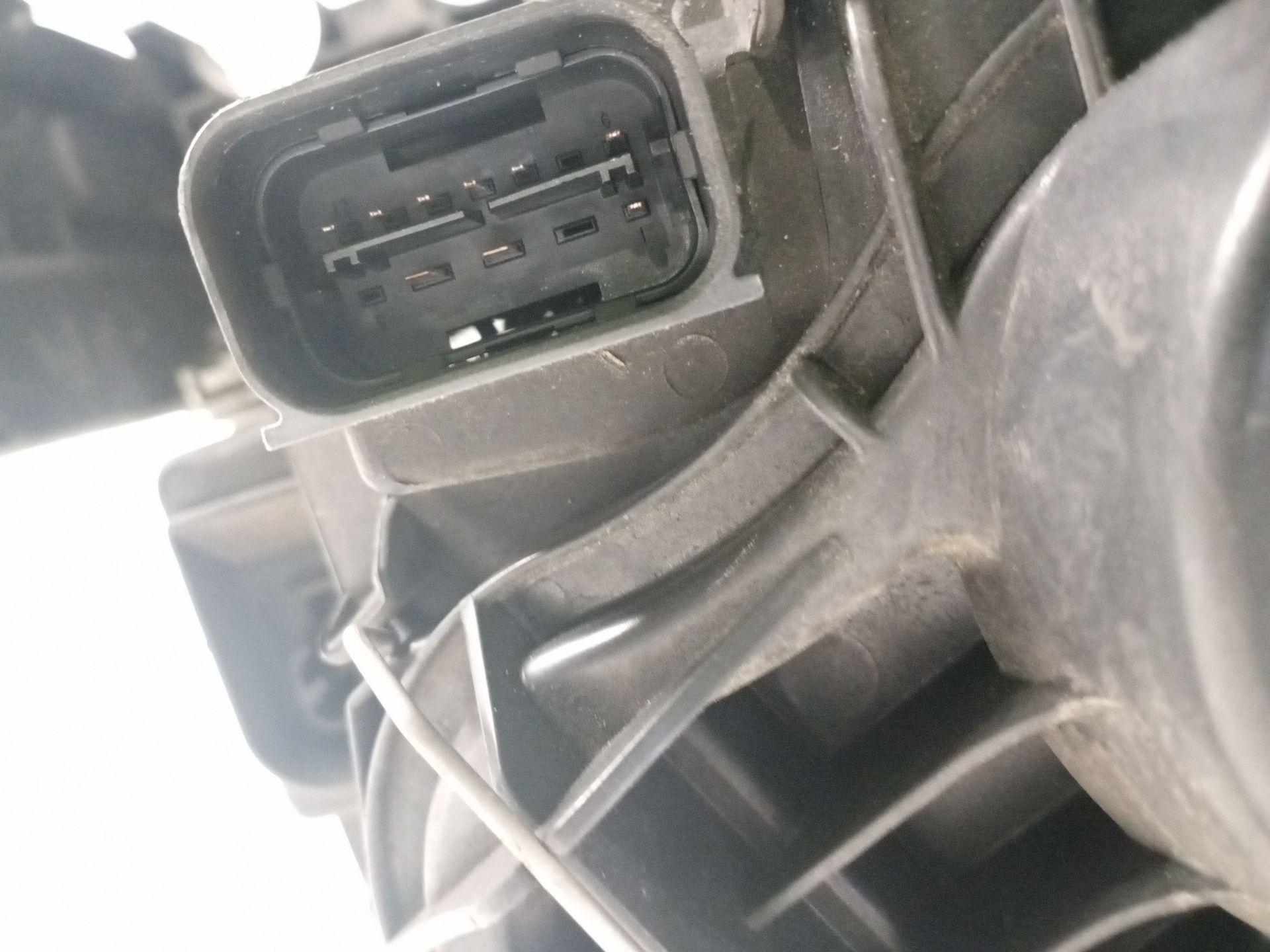 faro_izquierdo_63126924485_63_12_6924485_09_bmw_1_e87_120_d