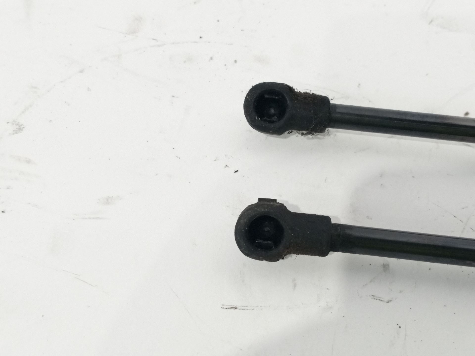 amortiguadores_maletero_porton_51247060622_bmw_1_e87_120_d