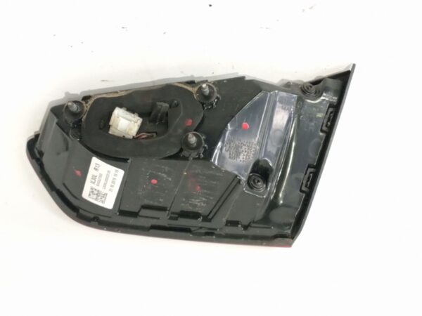 piloto_trasero_izquierdo_interior_92403j7300_kia_xceed_cd_1_0_t_gdi