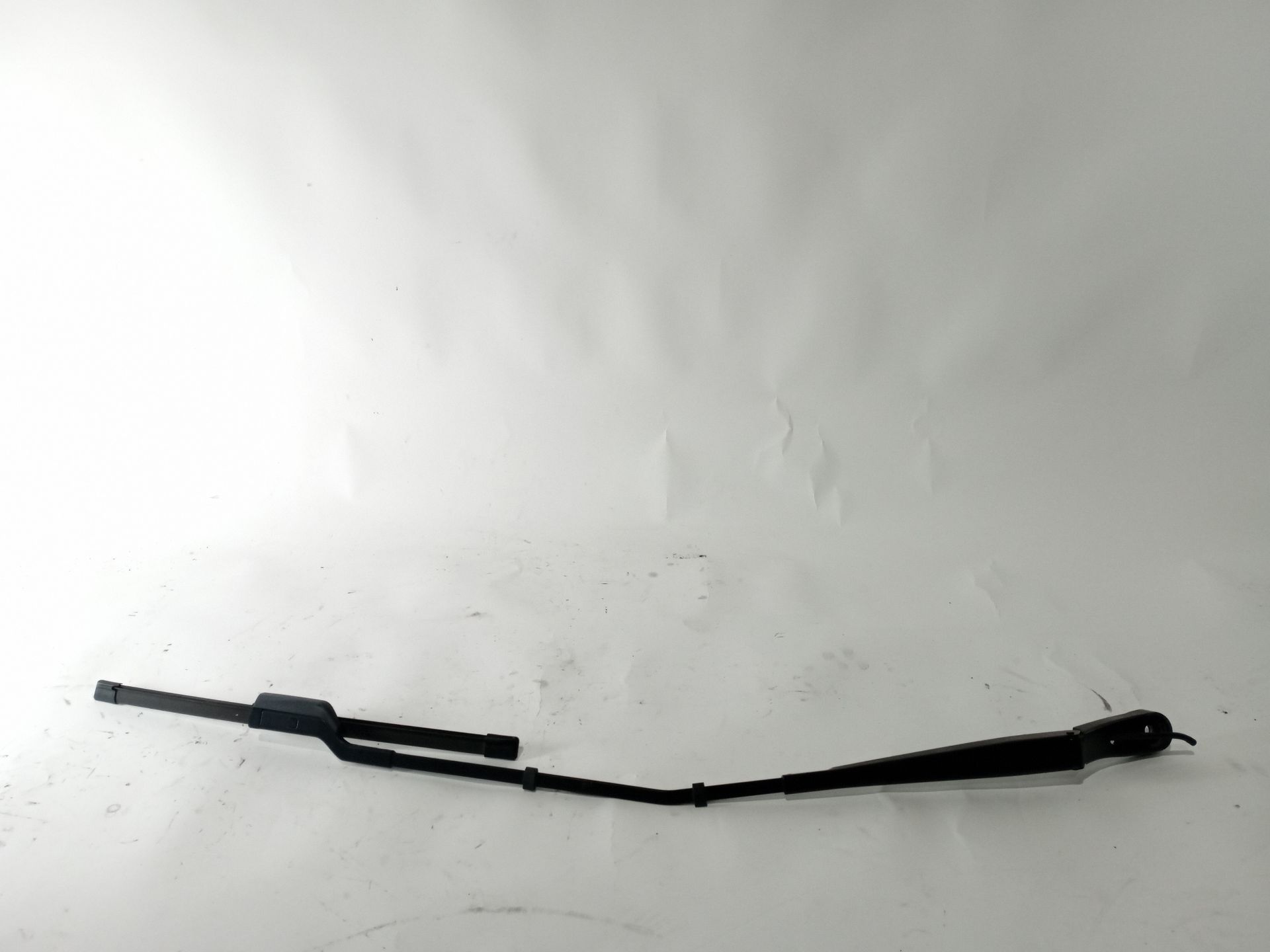 brazo_limpia_delantero_derecho_9610664980_ds_ds_7_crossback_j4_jr_jc_2_0_bluehdi_180_jjehzr