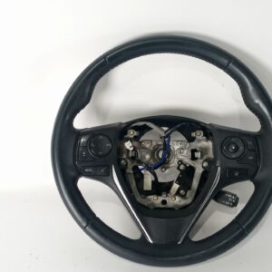 volante_622837810_182550494_toyota_auris_ranchera_familiar_e18_1_8_hybrid_zwe186