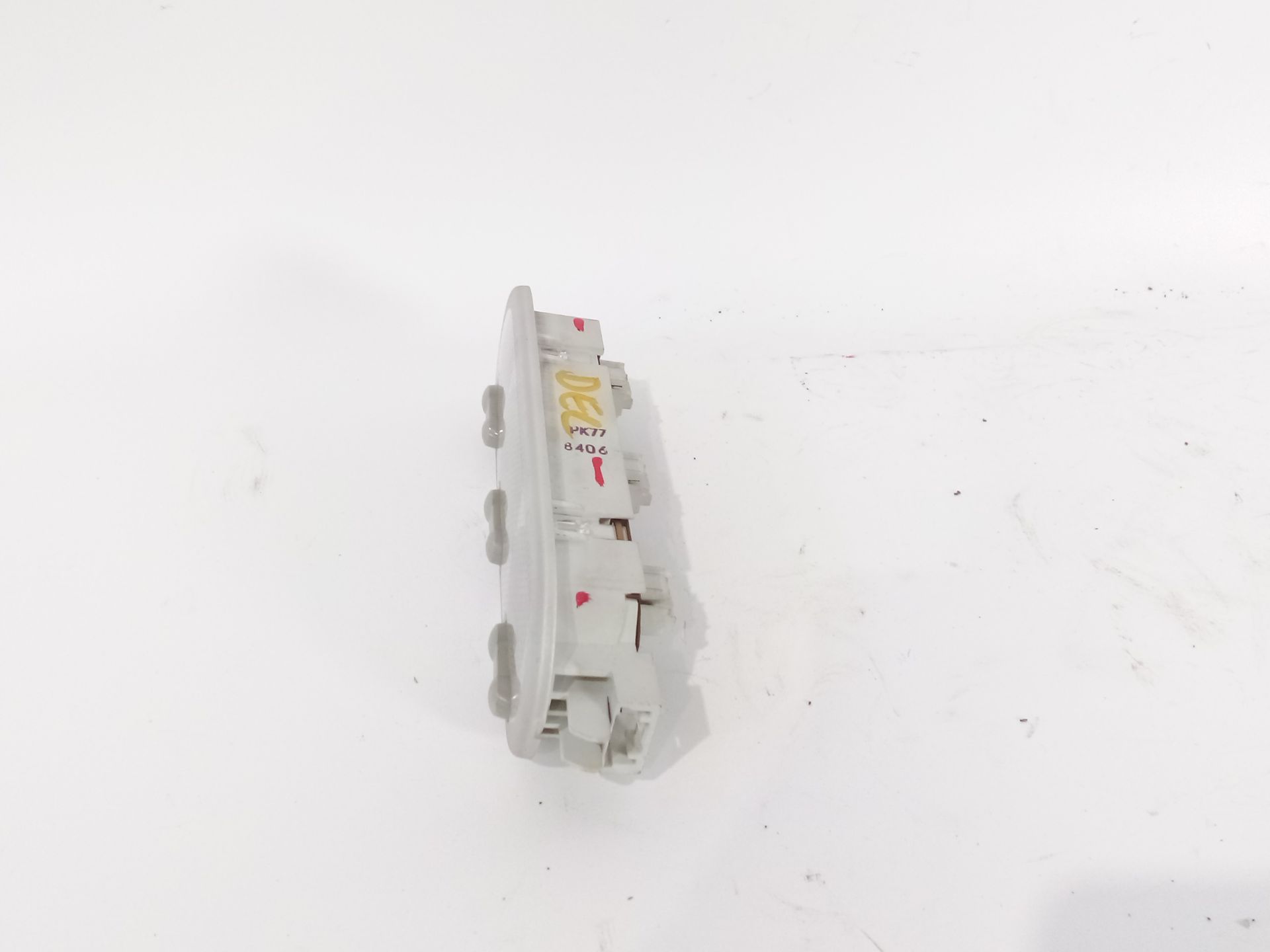 luz_interior_pk778406_nissan_qashqai_i_j10_nj10_2_0