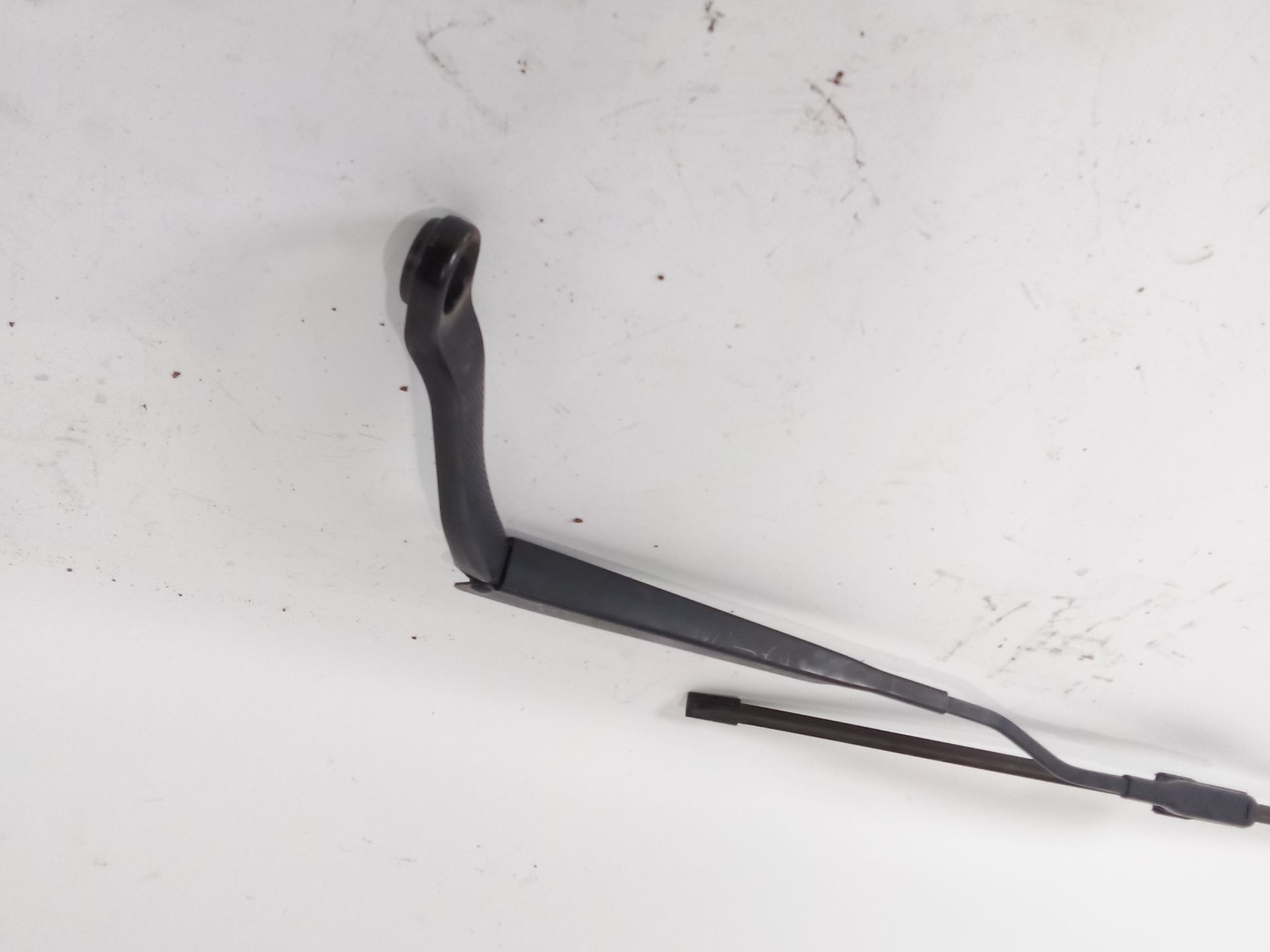 brazo_limpia_delantero_izquierdo_80017587_nissan_qashqai_i_j10_nj10_2_0