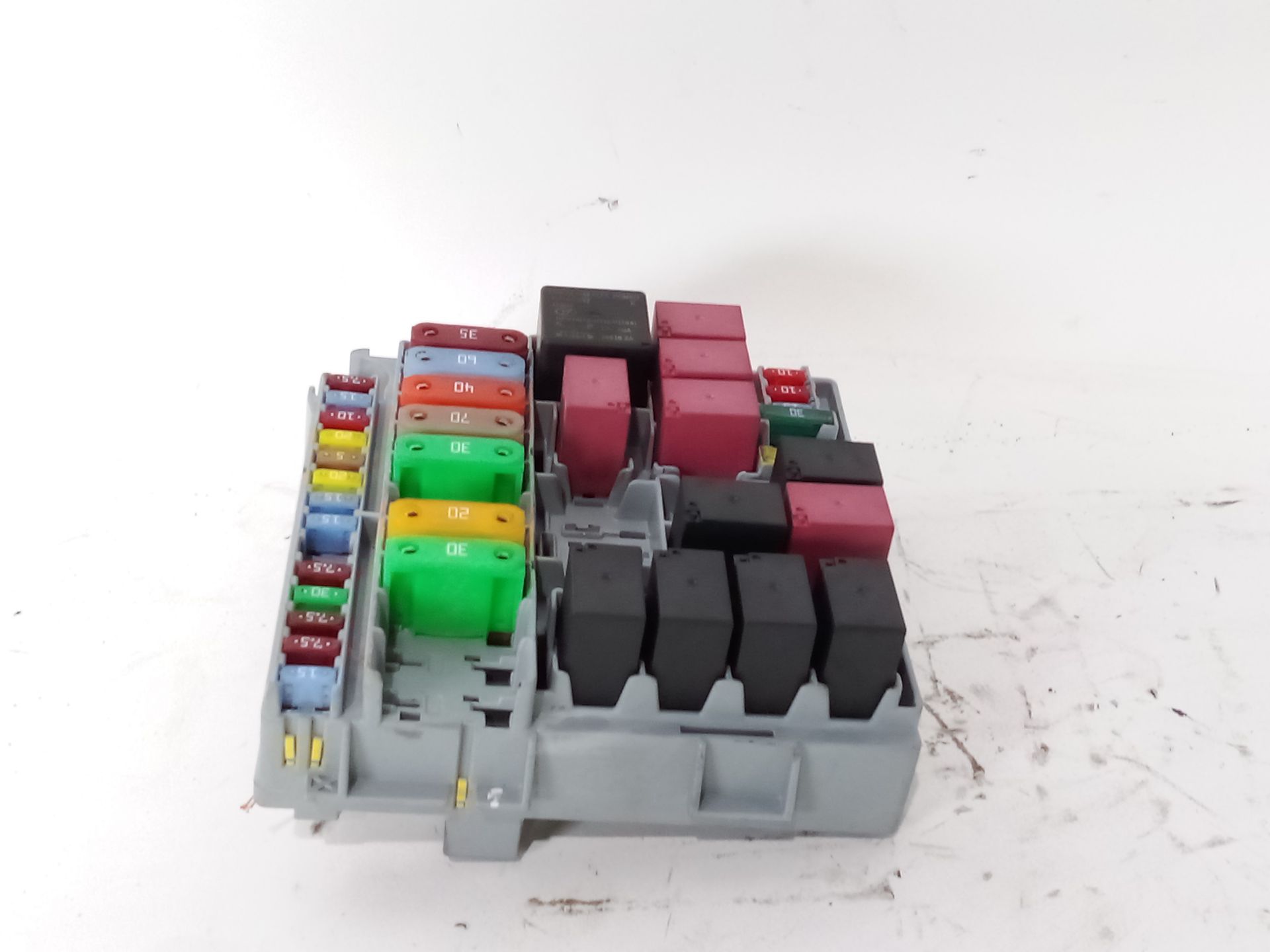 caja_reles_fusibles_51905216_fiat_500