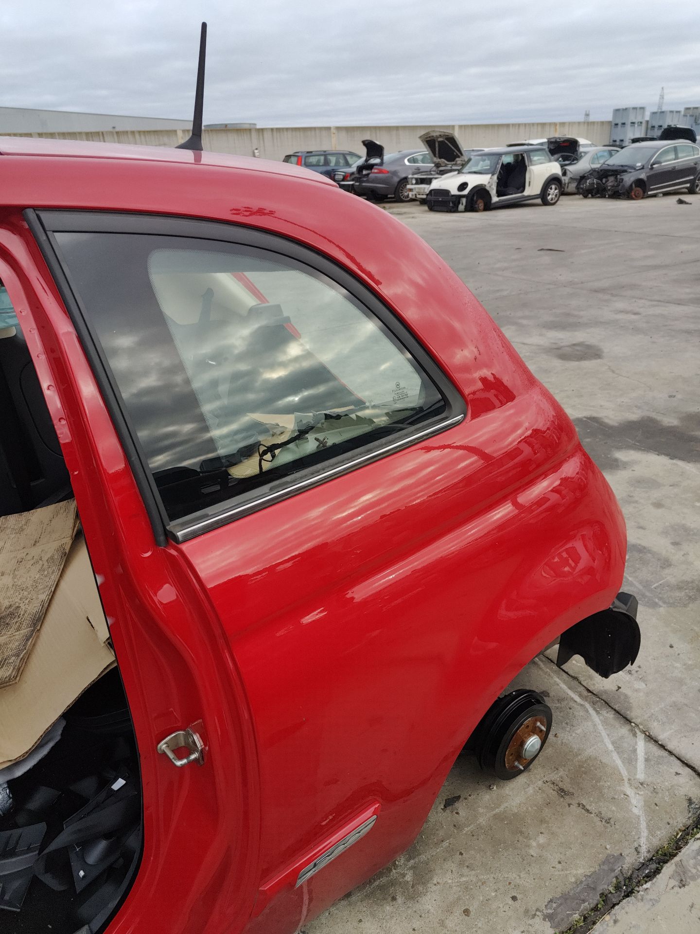aleta_trasera_izquierda_71754026_rosso_officina_fiat_500