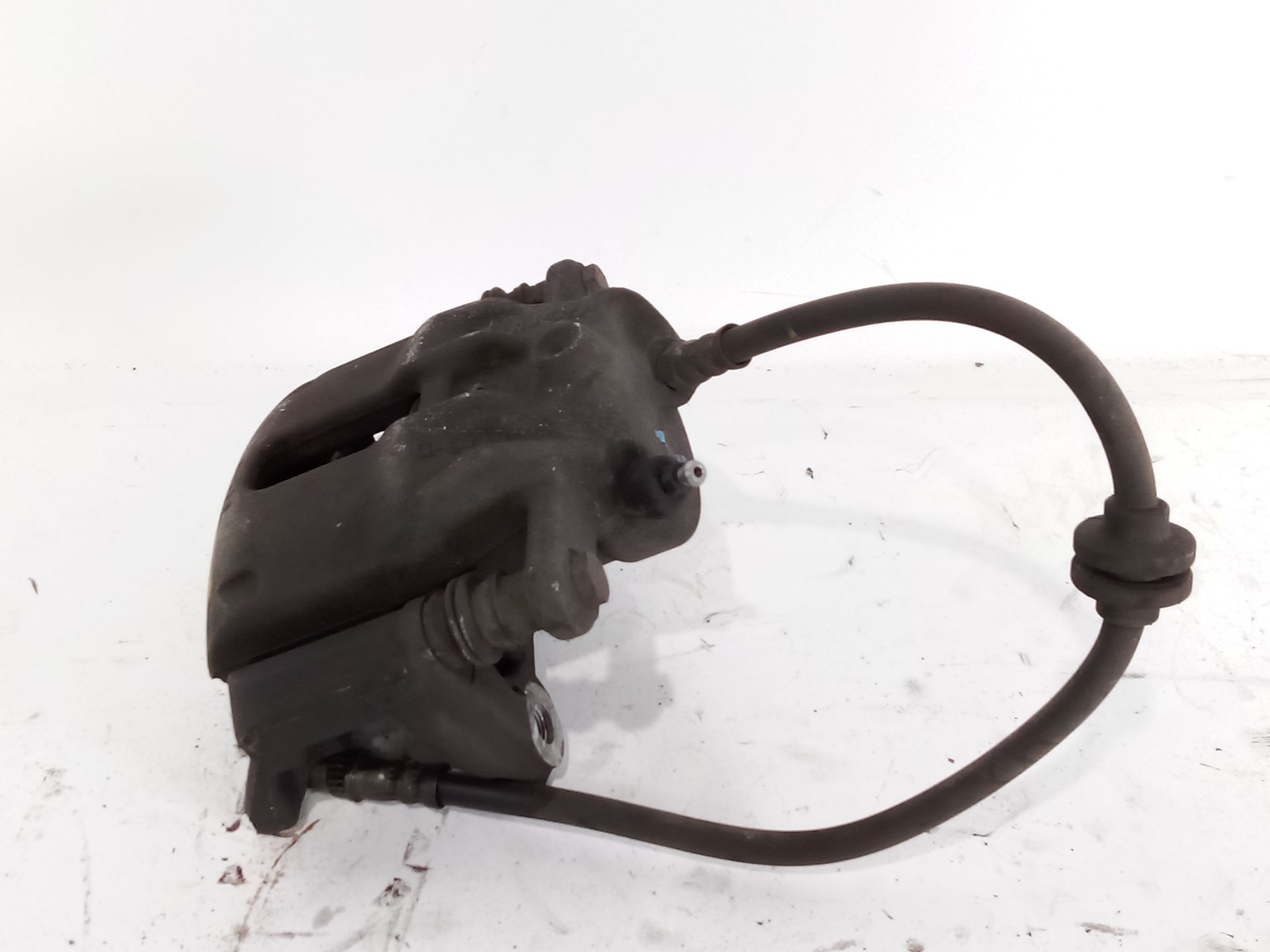 pinza_freno_delantera_izquierda_7701208332_renault_captur_i_j5_h5_0_9_tce_90