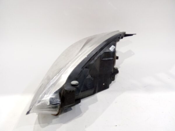 faro_derecho_h1bb13w029_ford_fiesta_vii_hj_hf_1_5_tdci