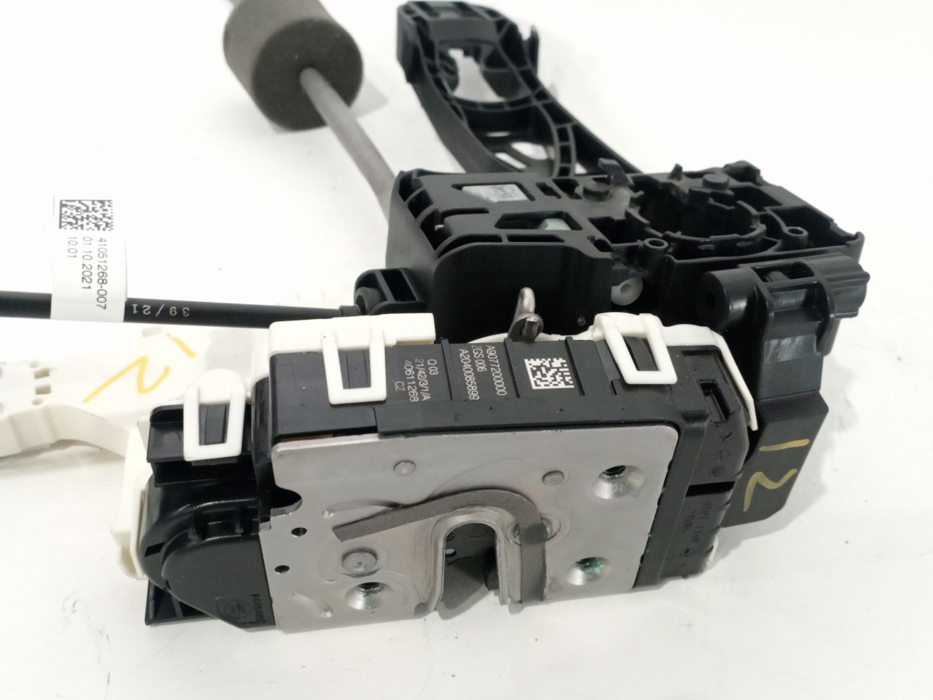 cerradura_puerta_delantera_izquierda_a9077200000_mercedes_benz_sprinter_5_t_caja_chasis_b907_516_cdi_907_153_907_155_907_253_907