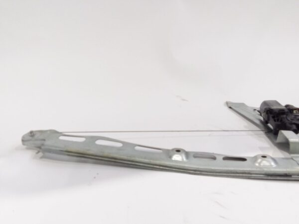 elevalunas_delantero_derecho_a9107201100_mercedes_benz_sprinter_5_t_caja_chasis_b907_516_cdi_907_153_907_155_907_253_907_255