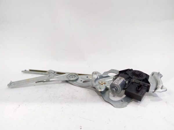 elevalunas_trasero_izquierdo_827310166r_renault_scenic_iii_jz0_1_1_5_dci