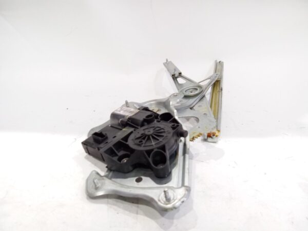 elevalunas_trasero_izquierdo_827310166r_renault_scenic_iii_jz0_1_1_5_dci