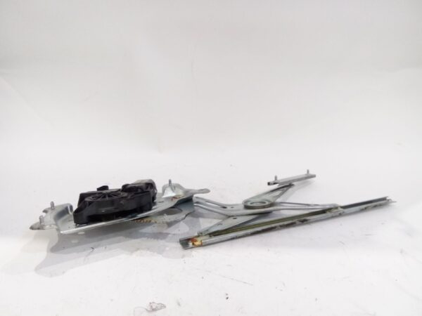 elevalunas_trasero_izquierdo_827310166r_renault_scenic_iii_jz0_1_1_5_dci