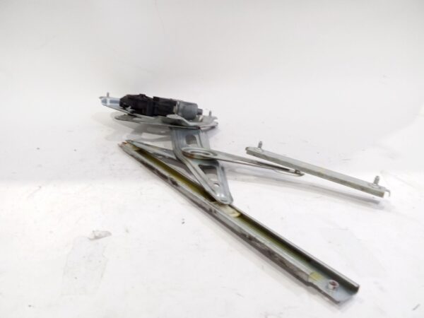 elevalunas_trasero_izquierdo_827310166r_renault_scenic_iii_jz0_1_1_5_dci