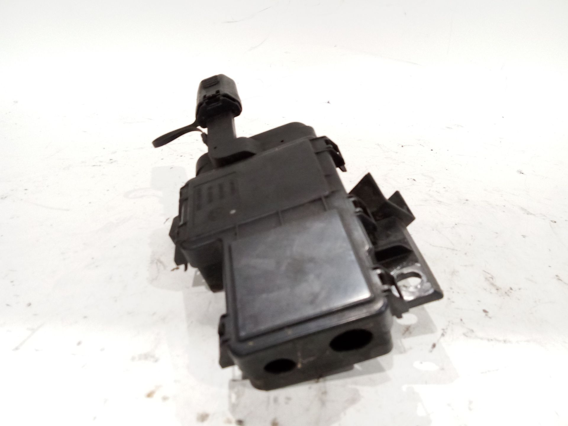 caja_reles_fusibles_61138387568_bmw_7_e65_e66_e67_735_i_li