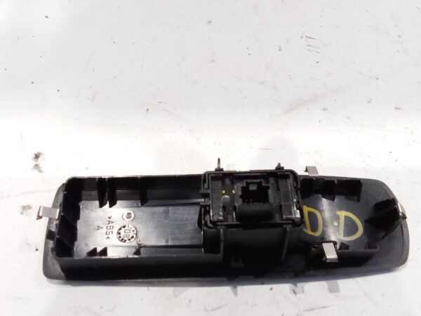 boton_elevalunas_derecho_809600004r_renault_laguna_iii_bt0_1_2_0_16v_turbo