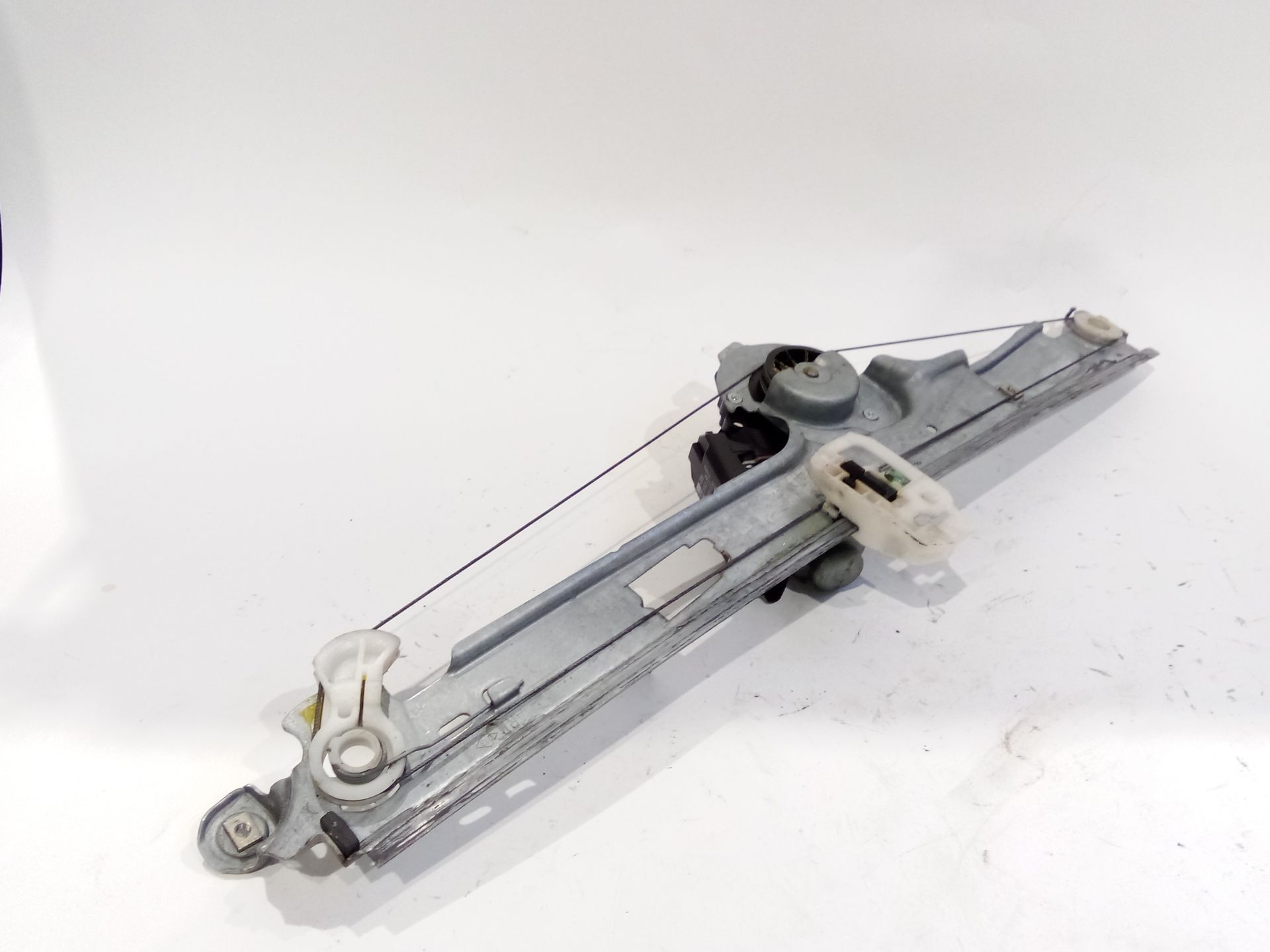 elevalunas_delantero_izquierdo_8201010937_renault_scenic_ii_jm0_1_1_6_16v_jm1r