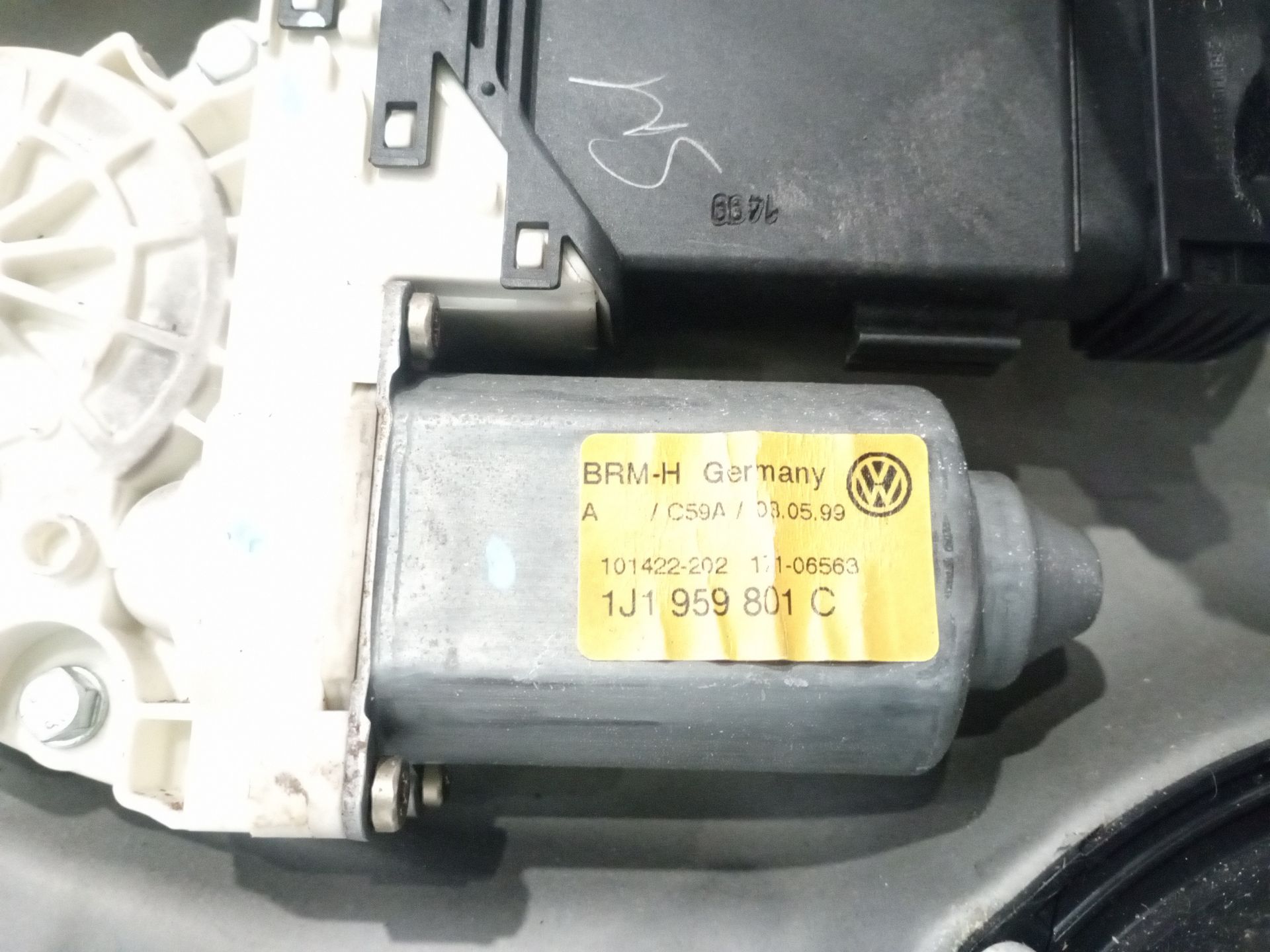 elevalunas_delantero_izquierdo_1j4837755e_1j1959801c_volkswagen_golf_iv_1j1_1_9_tdi