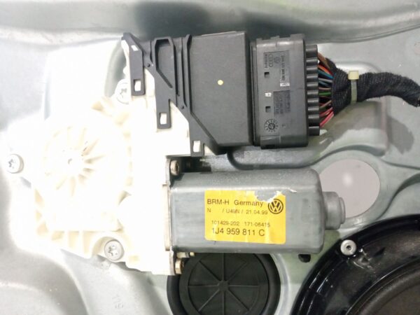 elevalunas_trasero_izquierdo_1j4839755a_1j4959811c_volkswagen_golf_iv_1j1_1_9_tdi