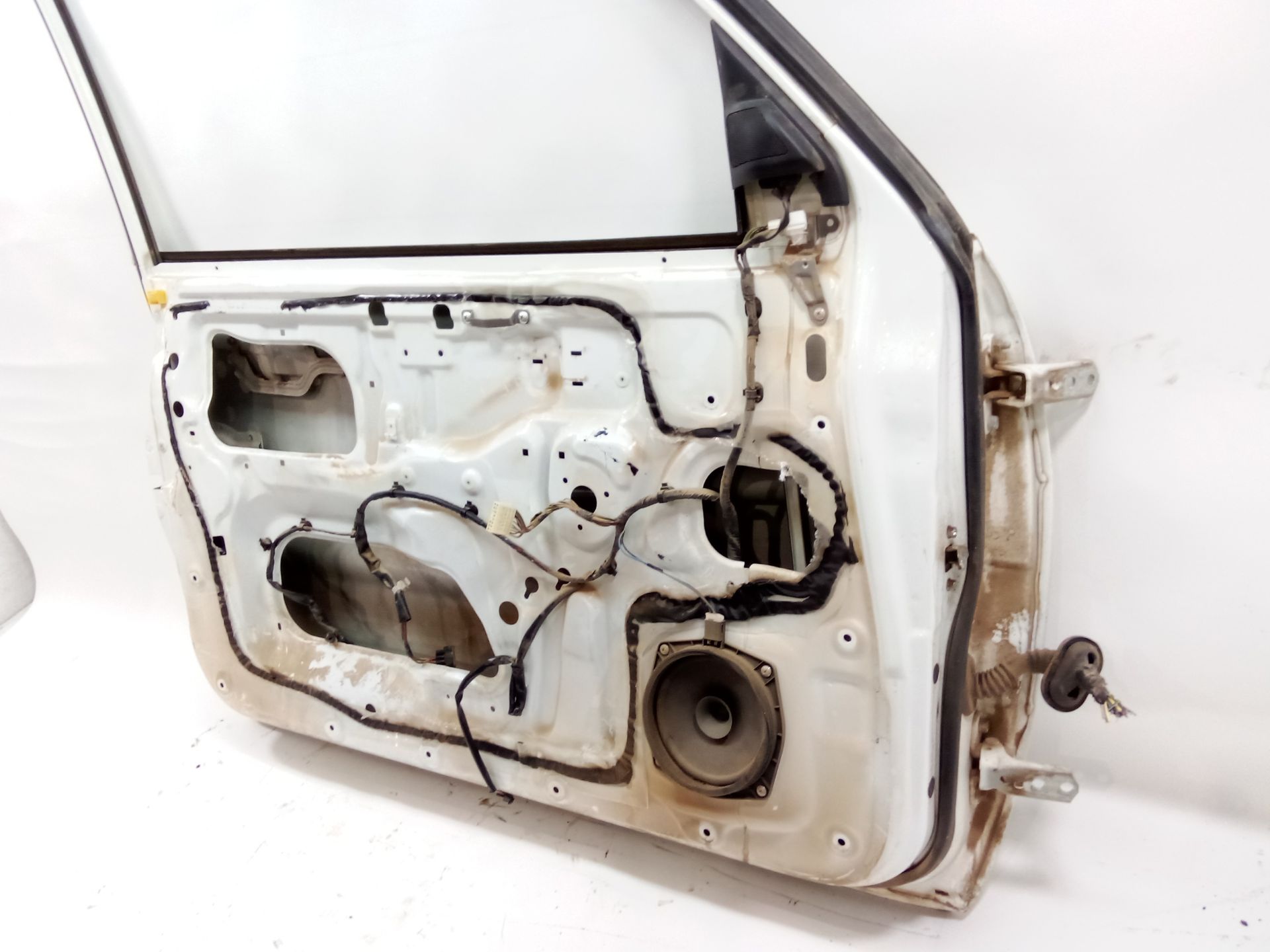 puerta_delantera_izquierda_5700a885_color_exterior_w37c_mitsubishi_montero_iv_v8_w_v9_w_3_2_di_d_4wd_v98w_v88w