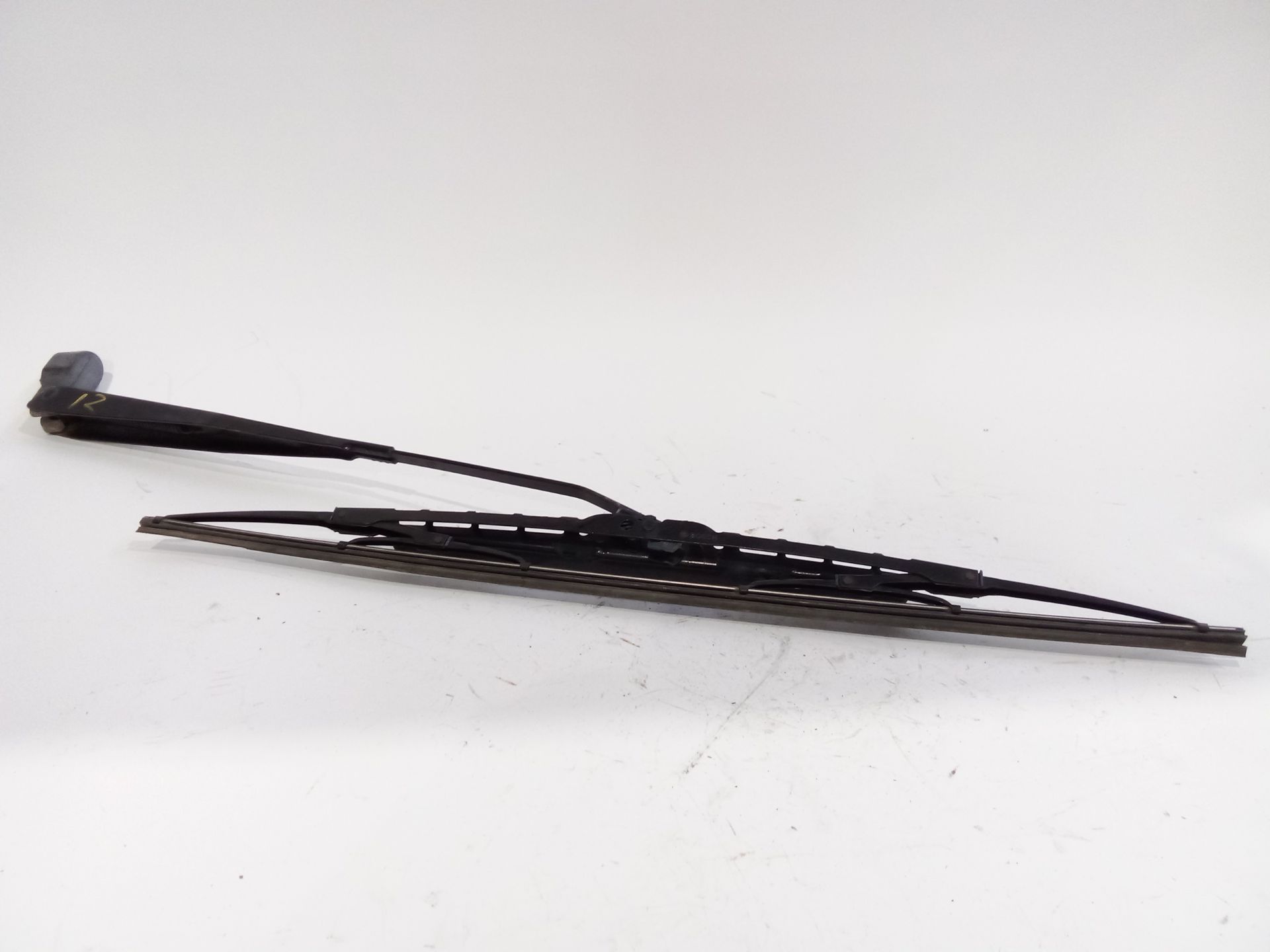 brazo_limpia_delantero_izquierdo_288808f000_nissan_terrano_ii_r20_3_0_di_4wd