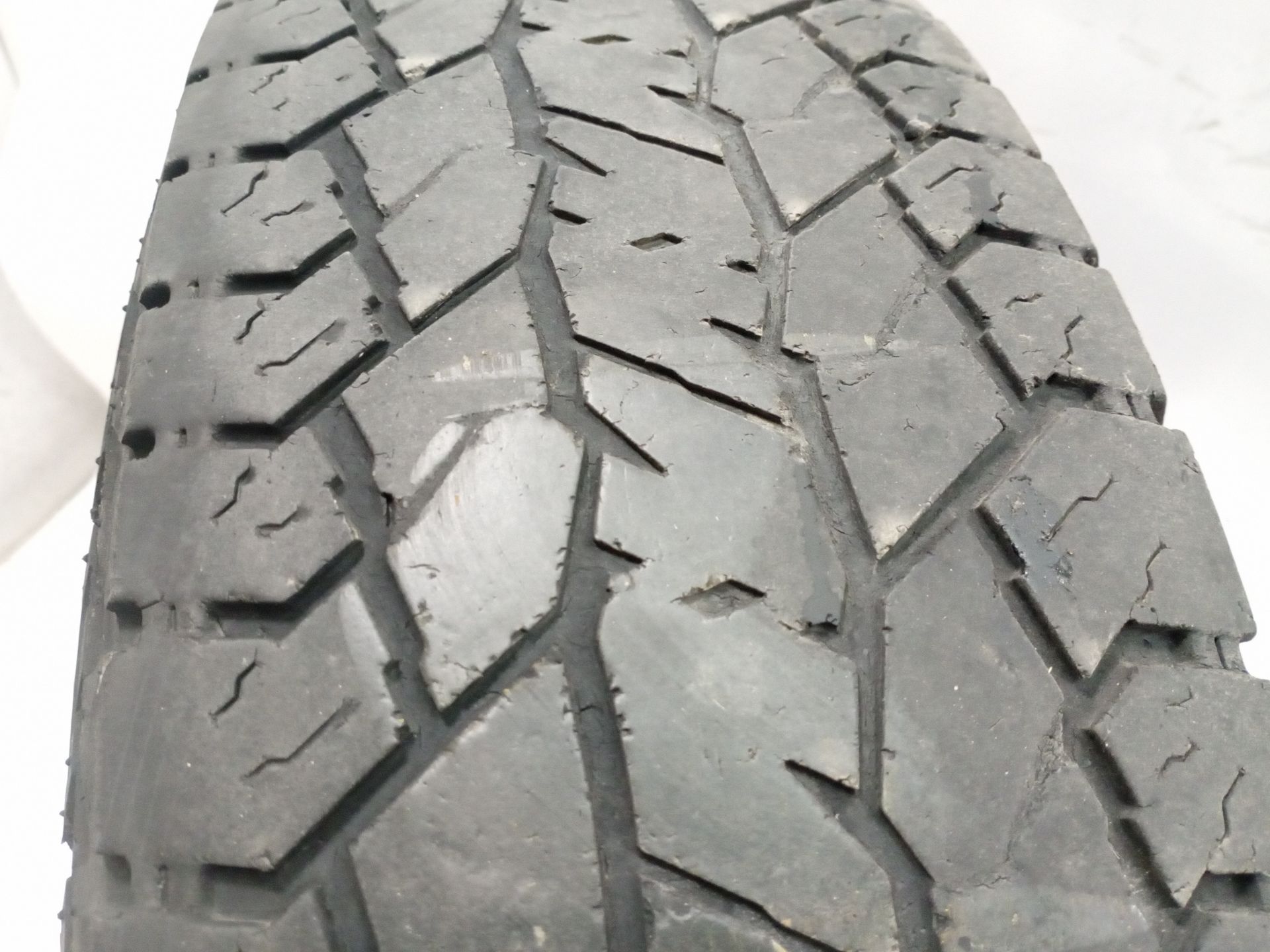 llanta_chapa_4250c911_205r16c_mitsubishi_l200_triton_kj_kk_kl_2_4_di_d_kj0t