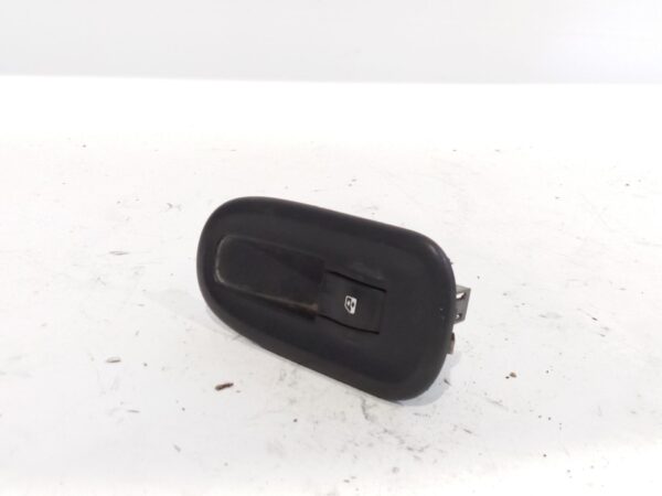 boton_elevalunas_derecho_809601032r_renault_kangoo_grand_kangoo_ii_kw0_1_1_5_dci_85_kw0k_kw0l_kw0b