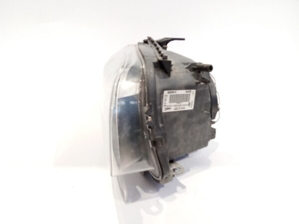faro_derecho_10019510_bmw_1_e81_116_d