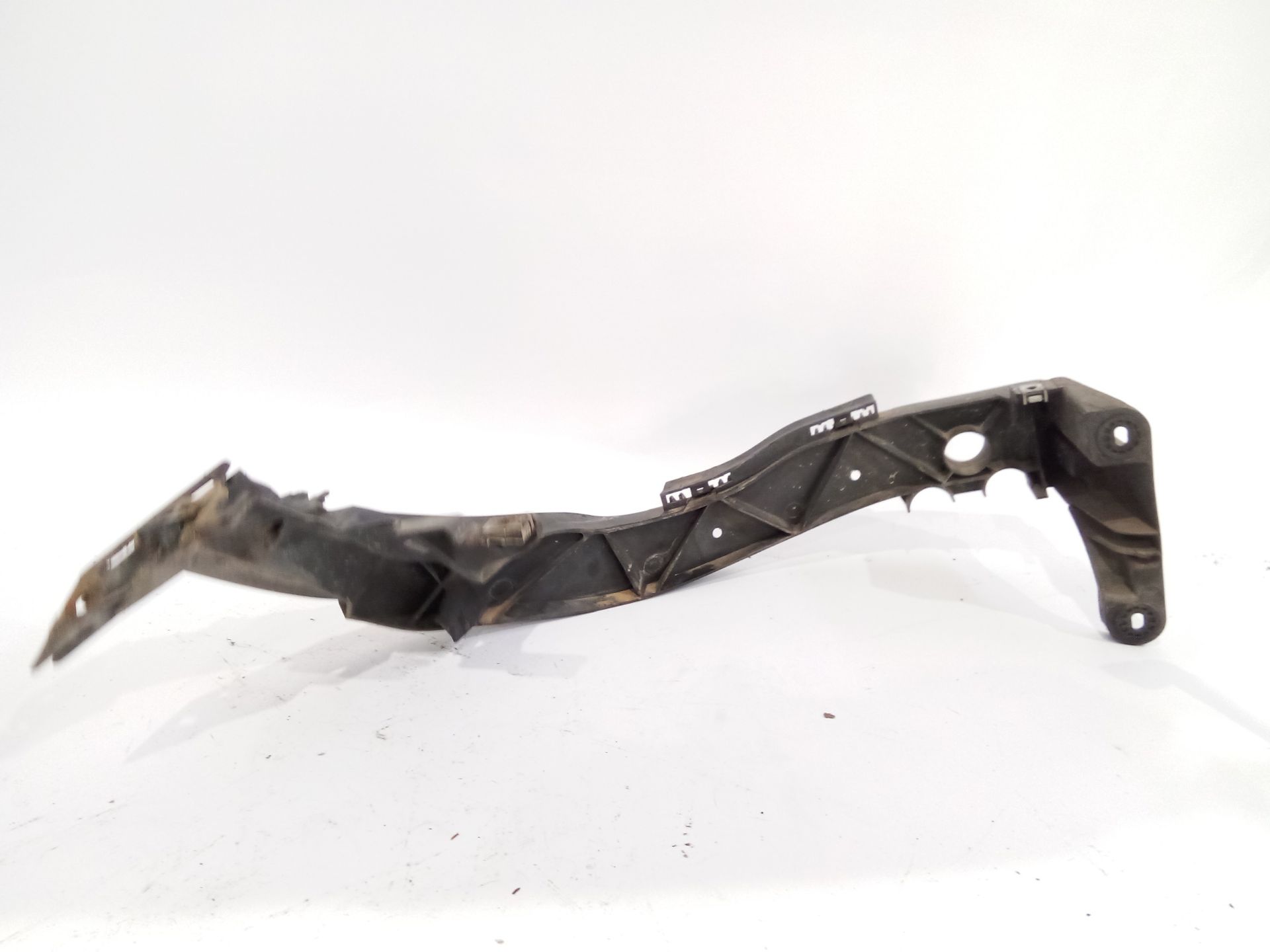 puntera_paragolpes_delantera_izquierda_7120823_bmw_1_e81_116_d