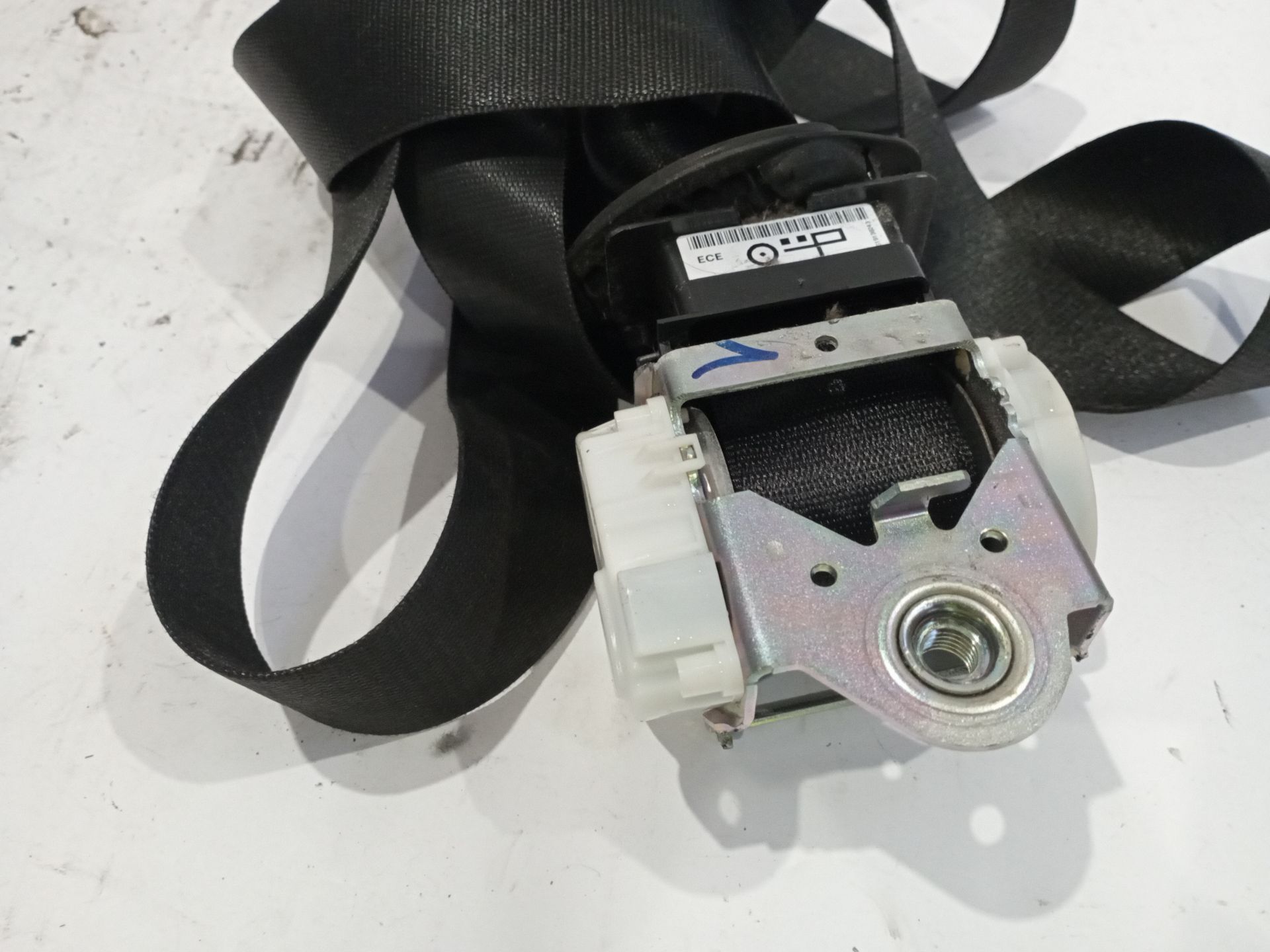 cinturon_seguridad_delantero_izquierdo_34003267_bmw_1_e81_116_d