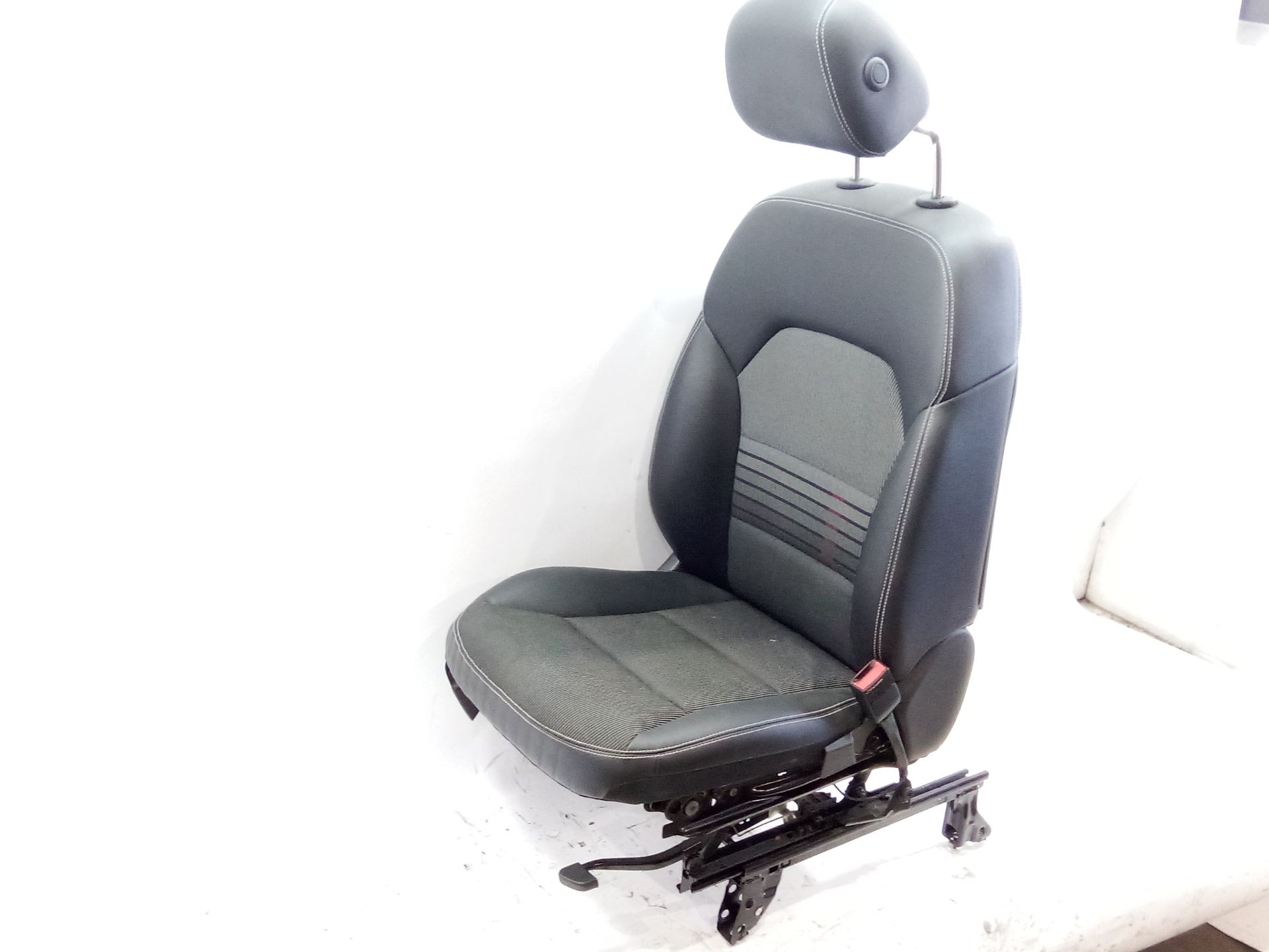 asiento_delantero_derecho_a2469107201_mercedes_benz_clase_b_sports_tourer_w246_w242_b_180_cdi_d_246_212