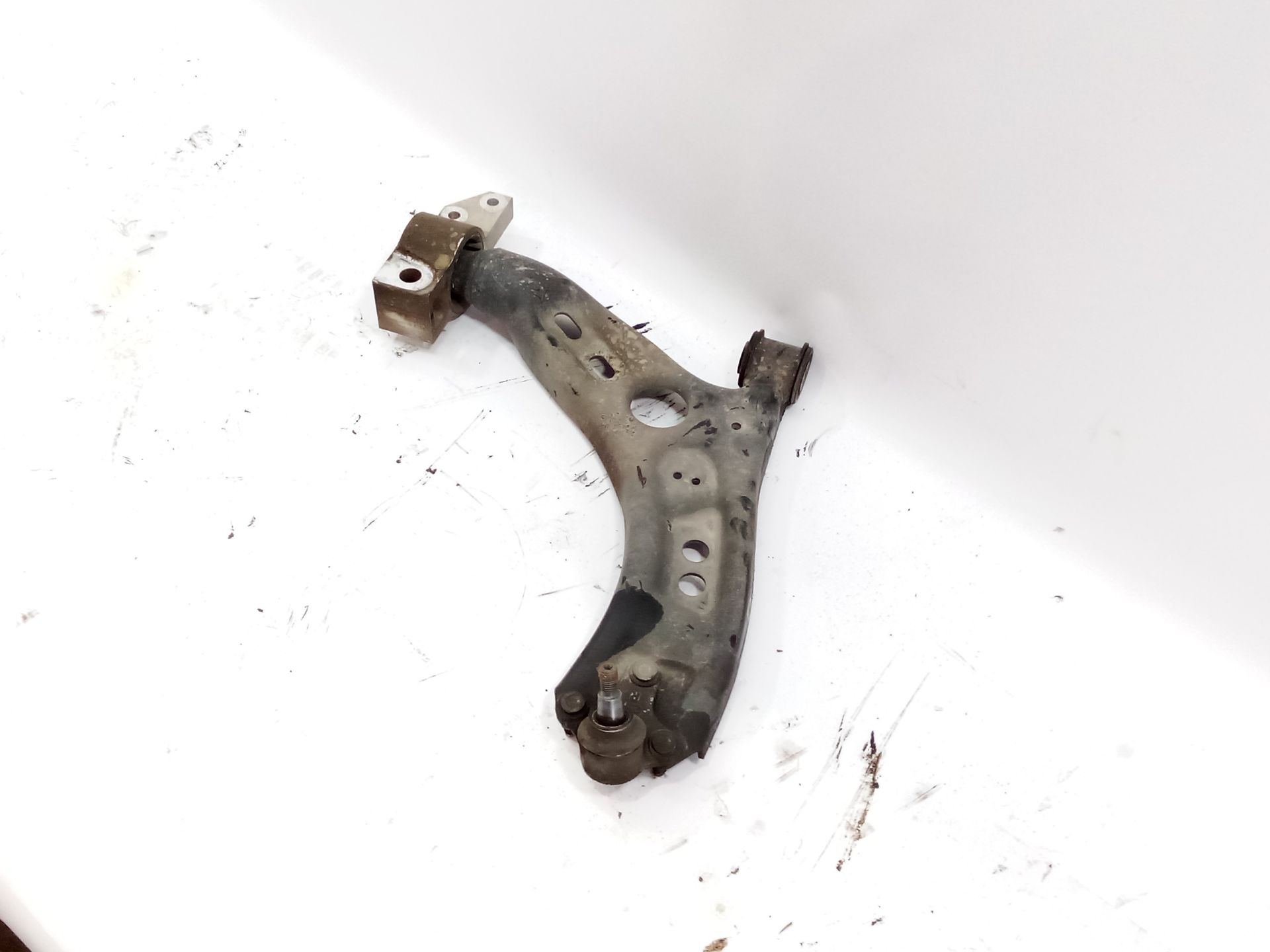 brazo_suspension_inferior_delantero_derecho_1k0407152bc_volkswagen_golf_vi_5k1_1_6_tdi