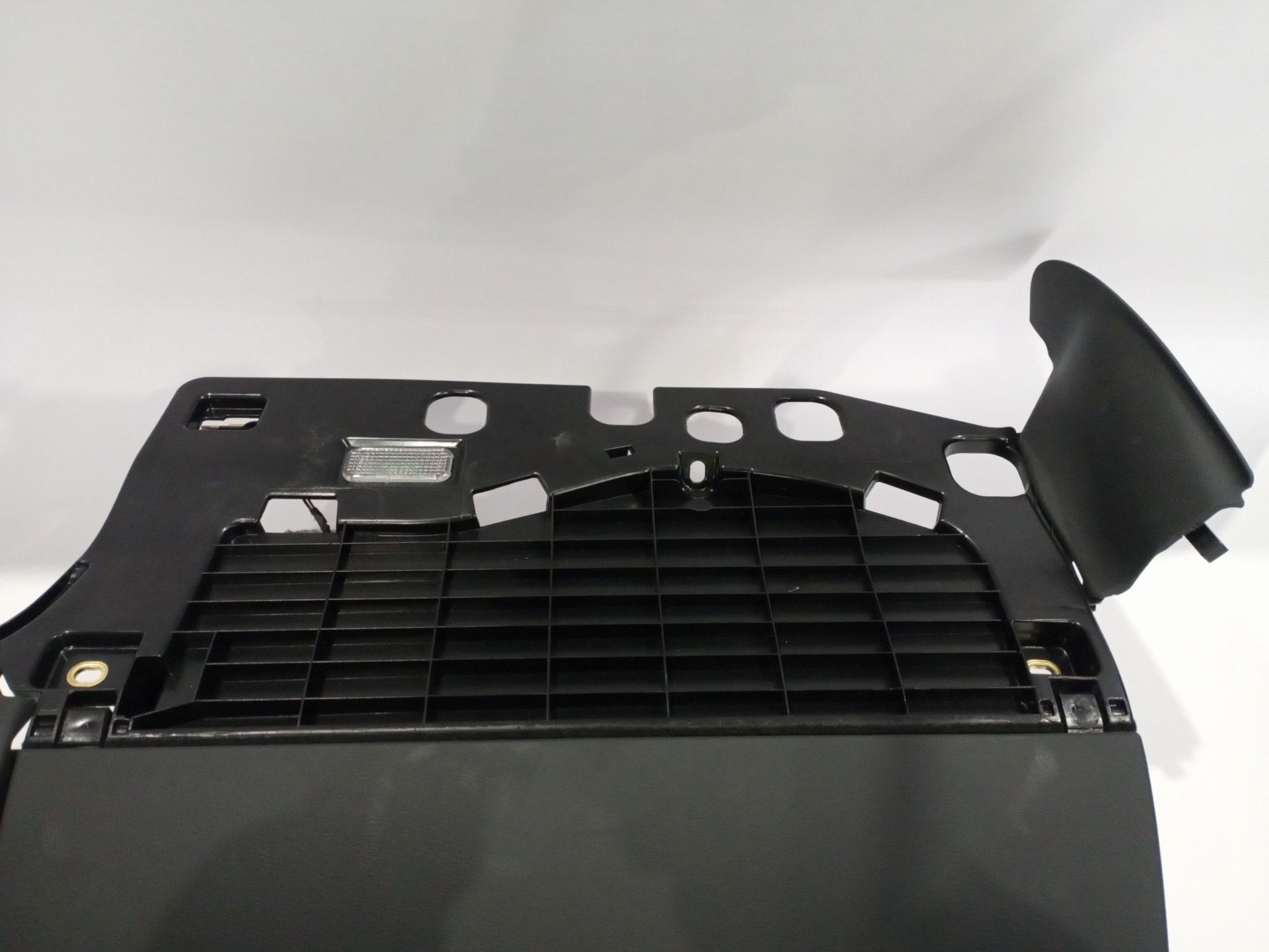 guantera_8k1857035_audi_a4_b8_8k2_2_0_tdi