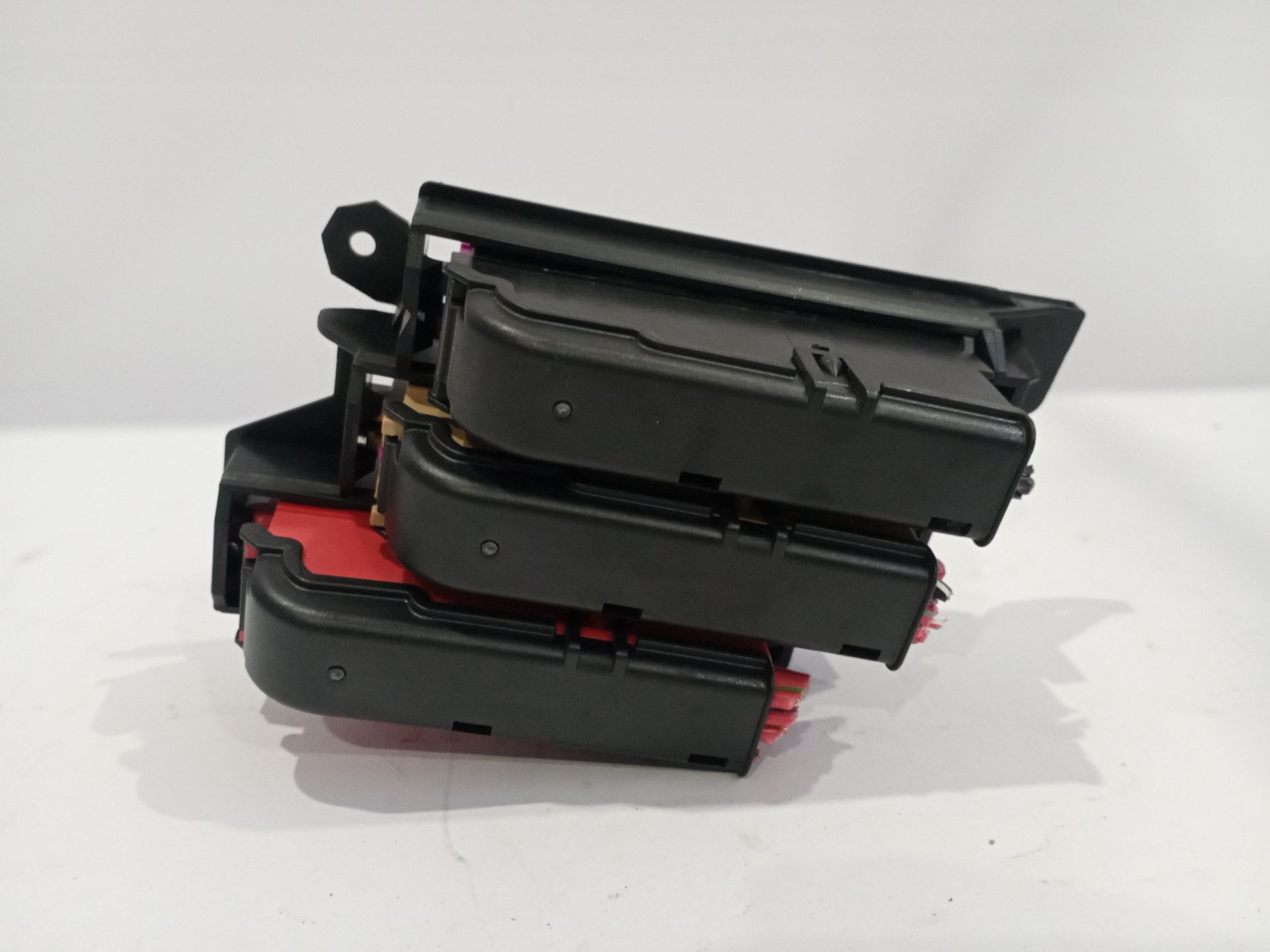 caja_reles_fusibles_8k0941824_audi_a4_b8_8k2_2_0_tdi