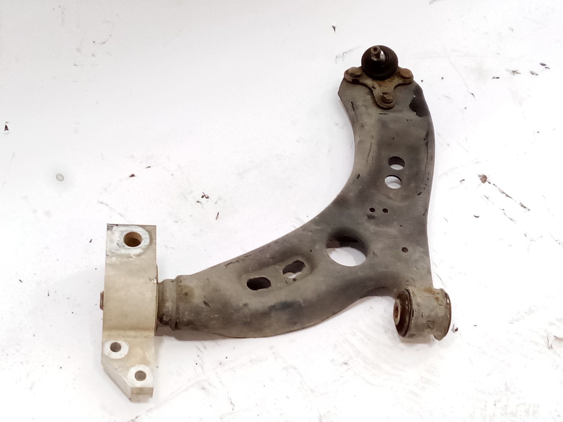 brazo_suspension_inferior_delantero_izquierdo_1k0407151bc_skoda_octavia_ii_1z3_1_6