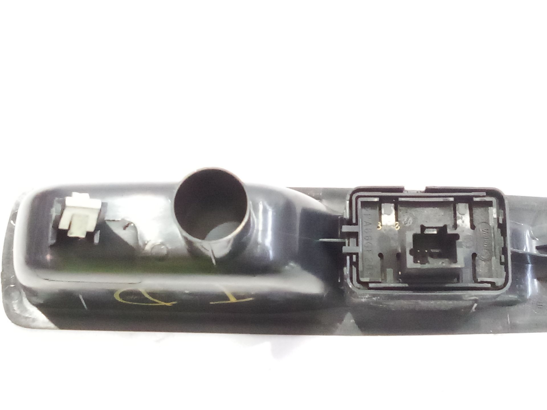 boton_elevalunas_trasero_derecho_829500004r_renault_megane_iii_hatchback_bz0_1_b3_1_5_dci_bz09_bz0d_bz1w_bz29_bz14