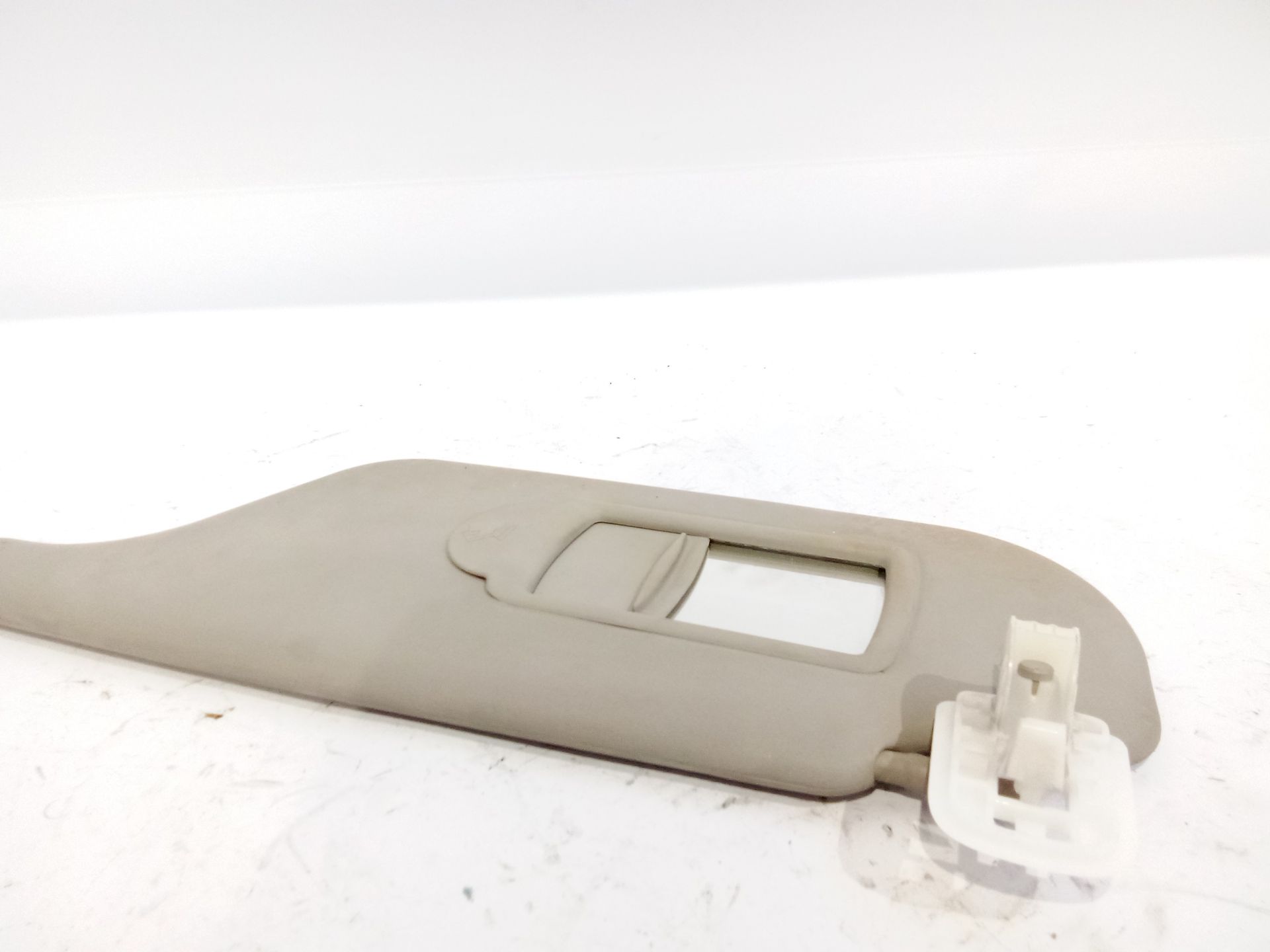 parasol_izquierdo_8200294234_conductor_renault_clio_iii_br0_1_cr0_1_1_5_dci_br17_cr17