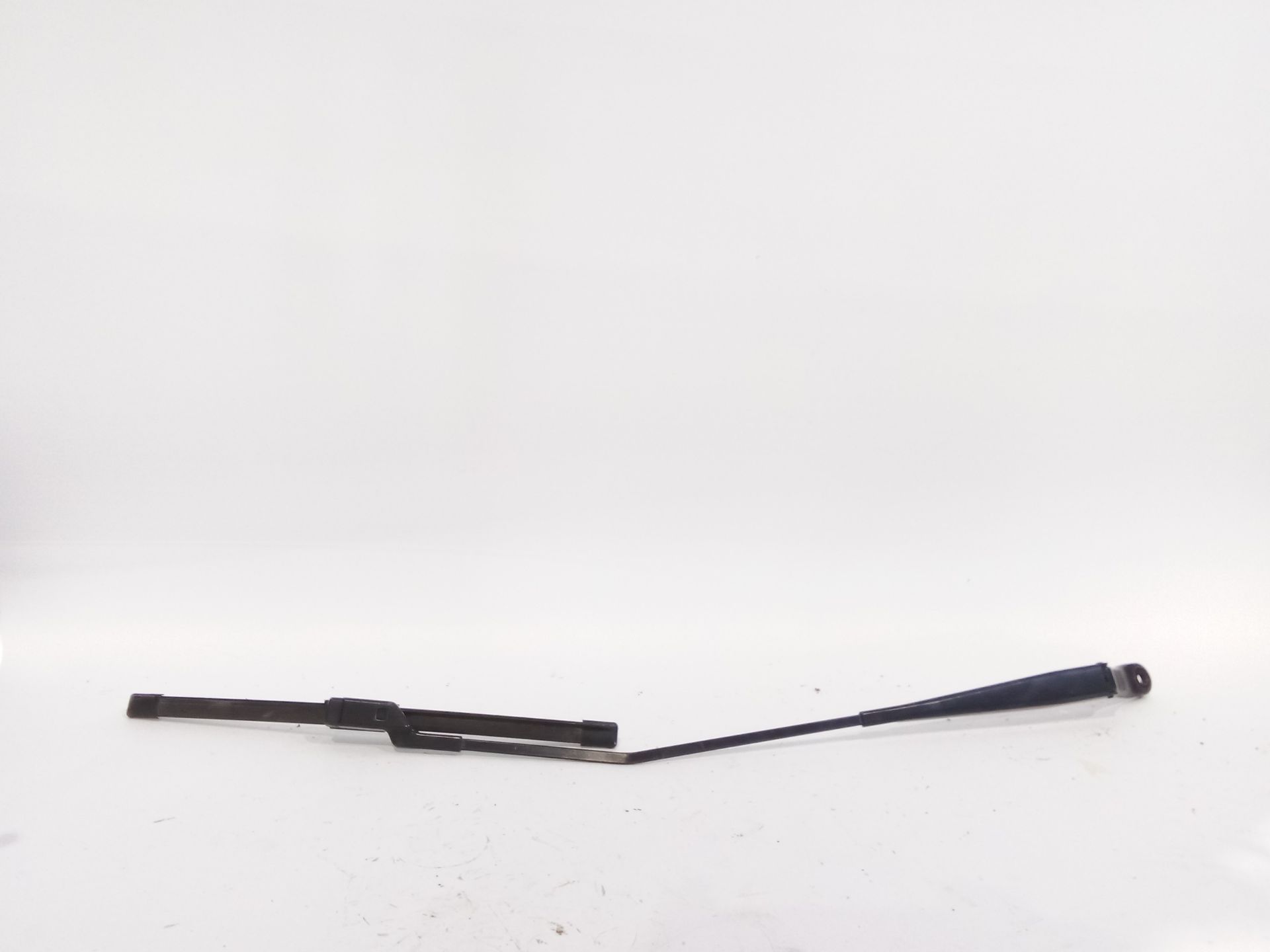 brazo_limpia_delantero_derecho_9673292080_peugeot_208_i_ca_cc_1_2_vti_82