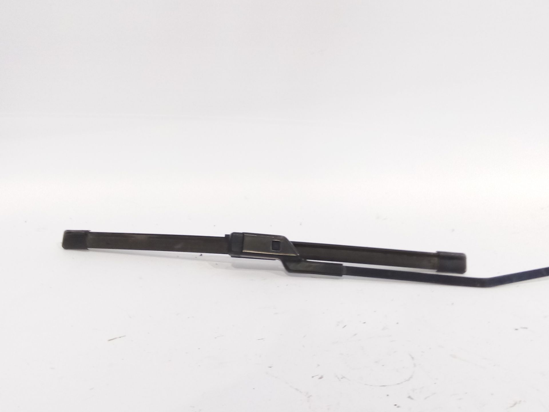 brazo_limpia_delantero_derecho_9673292080_peugeot_208_i_ca_cc_1_2_vti_82